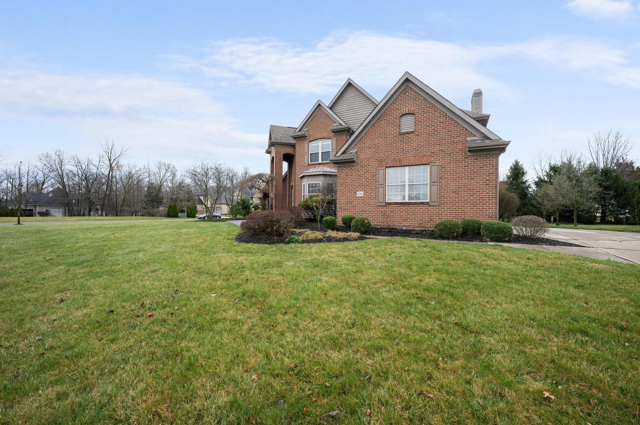 8244 Campden Lakes Blvd, Dublin OH  43016-8252 exterior