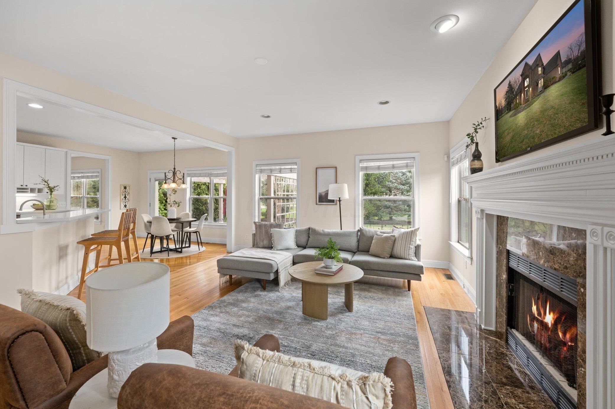 8244 Campden Lakes Blvd, Dublin OH  43016-8252 exterior