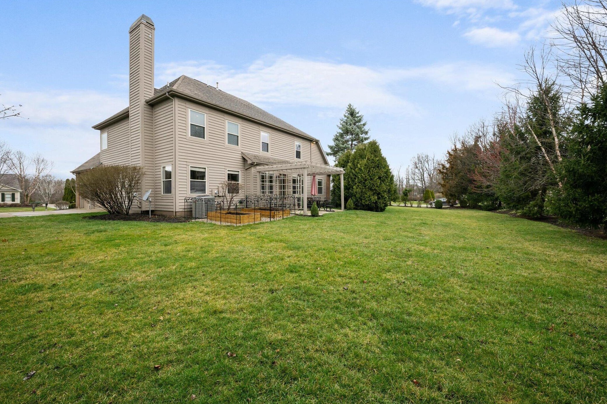 8244 Campden Lakes Blvd, Dublin OH  43016-8252 exterior