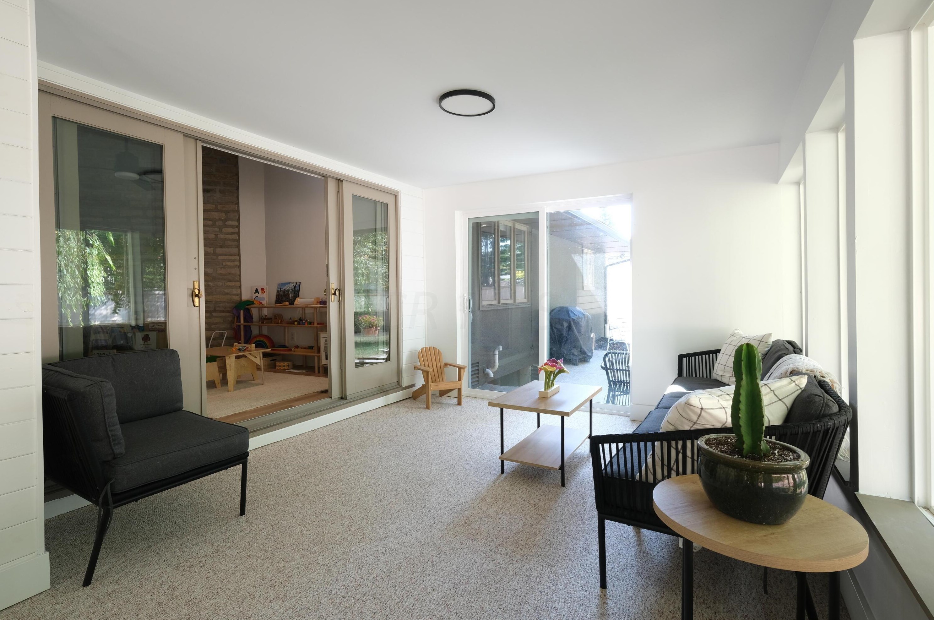 3049 Leeds Rd, Columbus OH  43221-2628 exterior