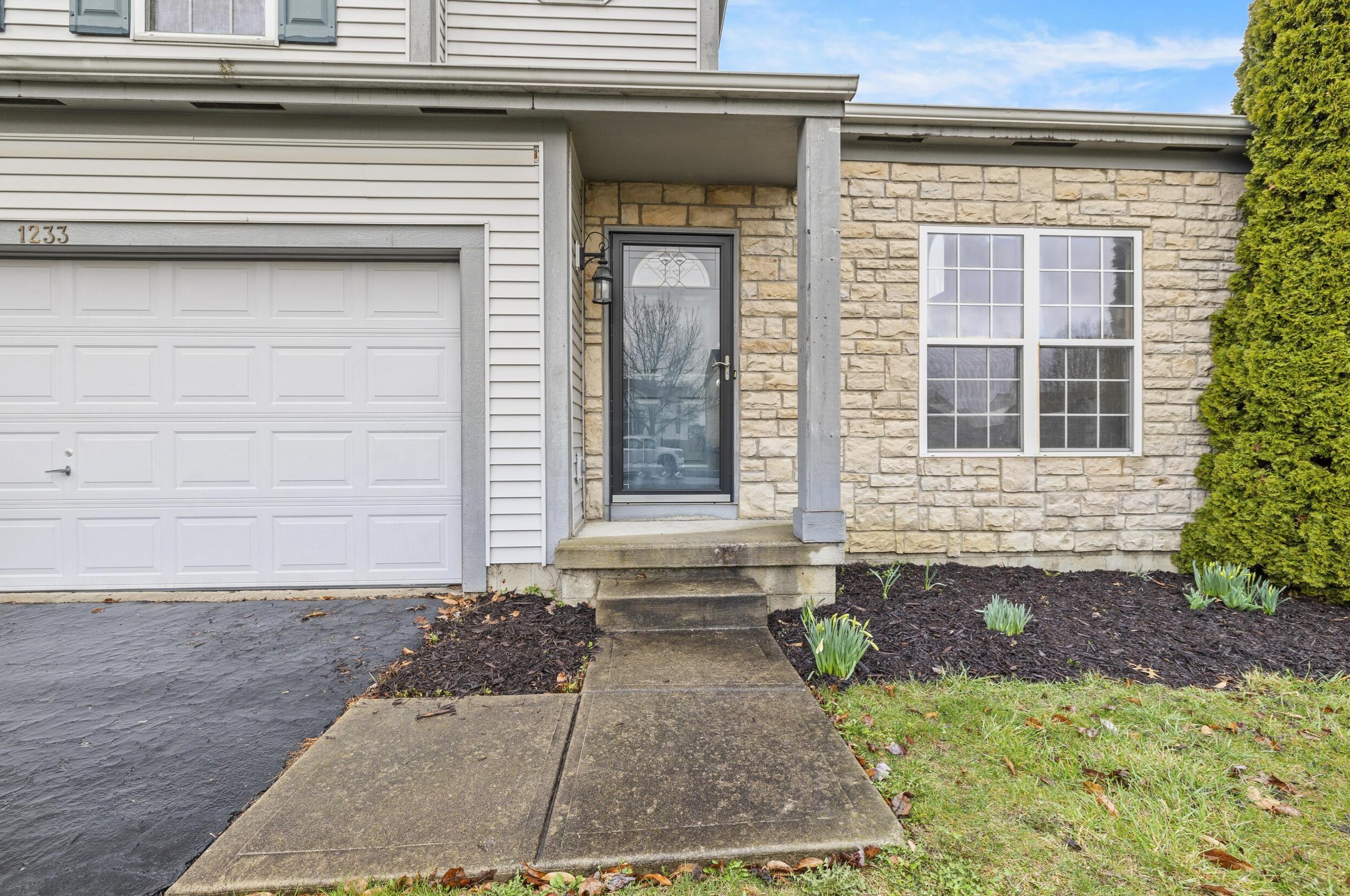1233 Tannic St, Blacklick OH  43004-8785 exterior