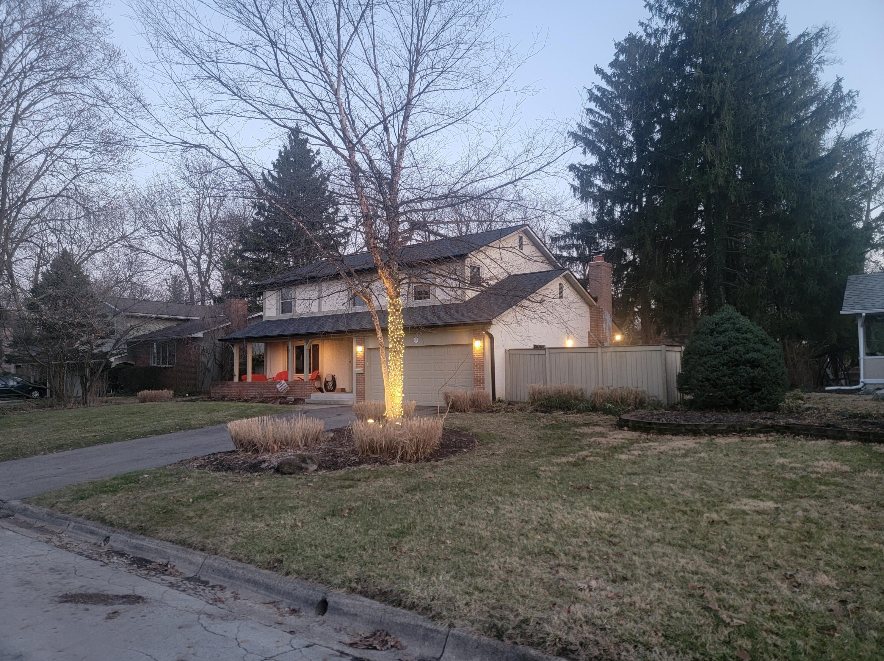 1455 Reymond Rd, Columbus, OH 43220-3832