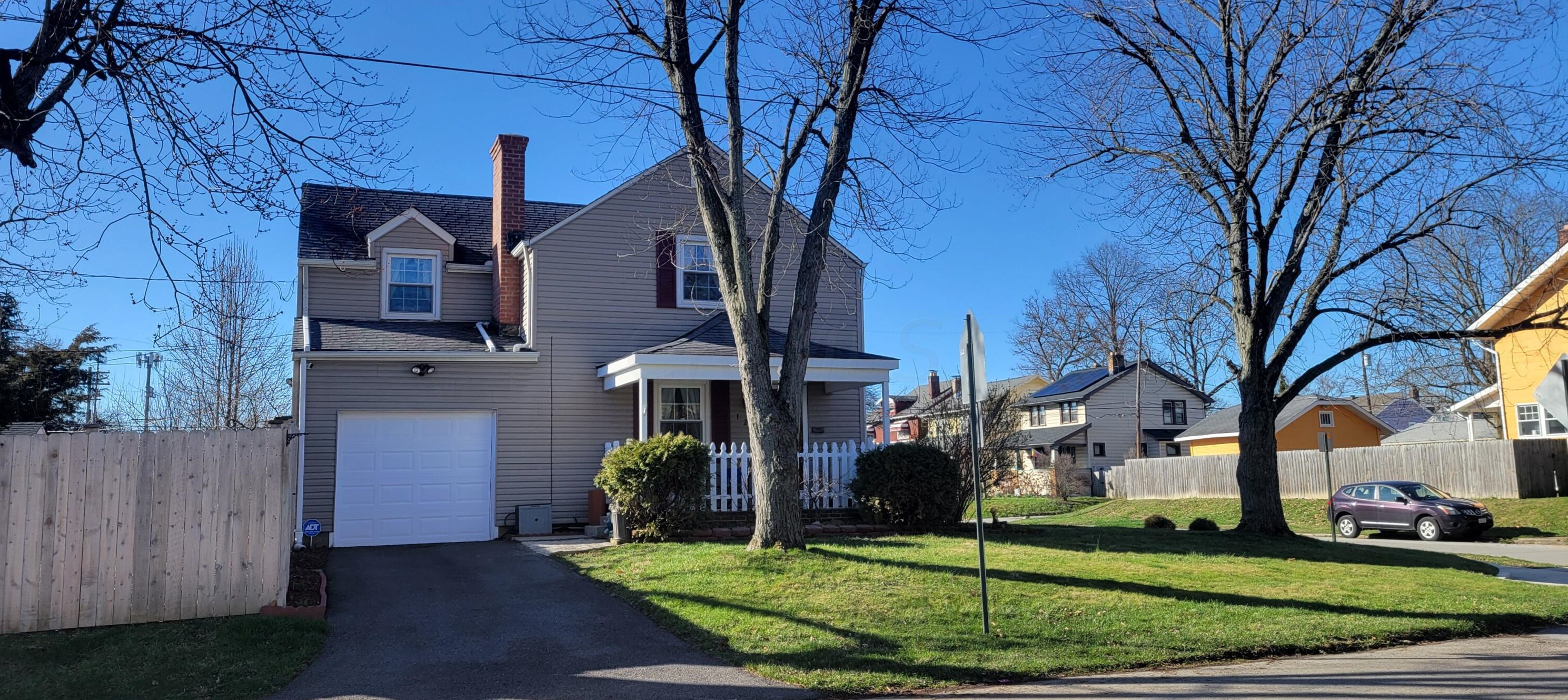 124 Roys Ave, Columbus, OH 43204-2633