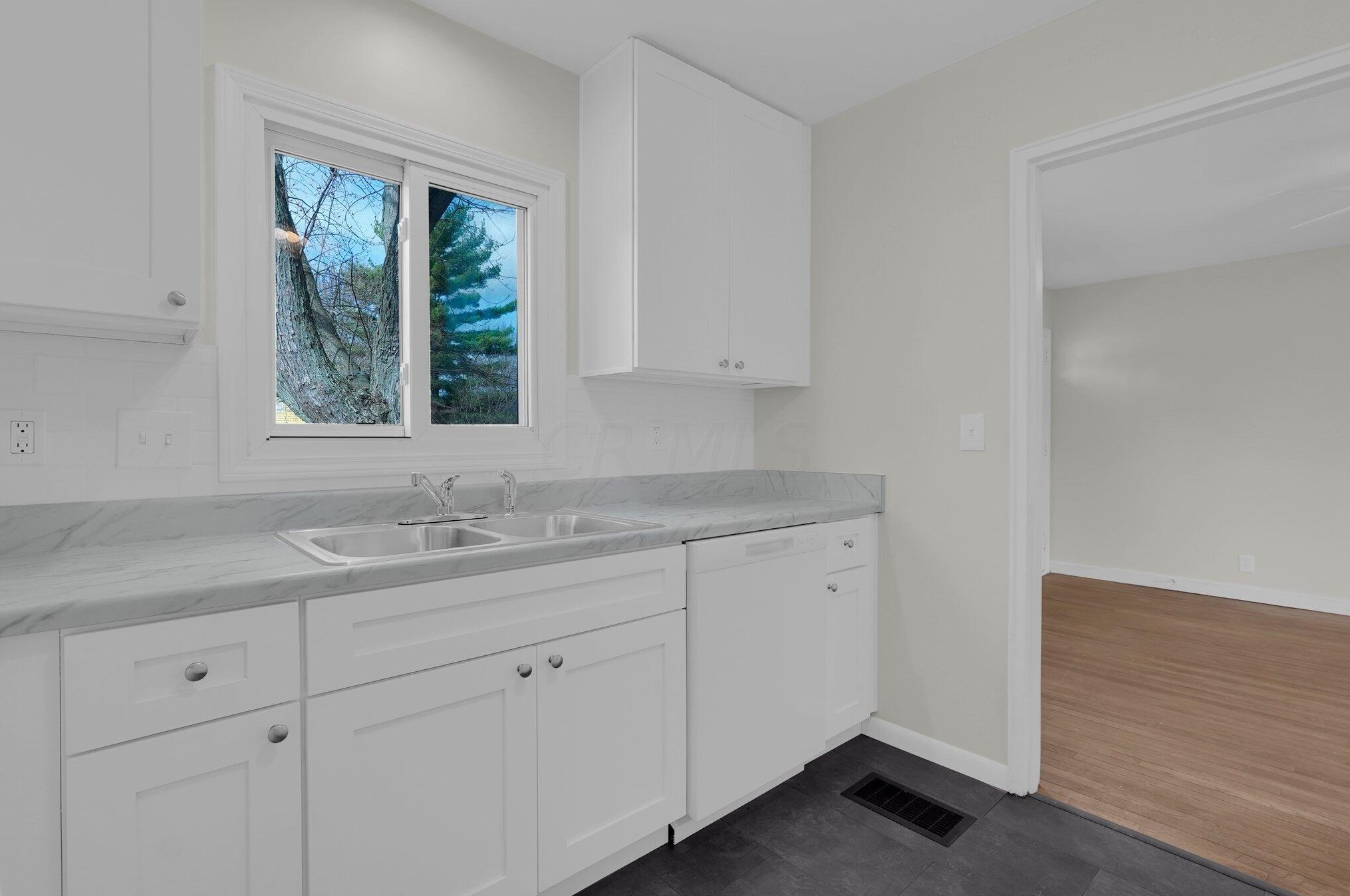 422 Westphal Ave, Columbus, OH 43213-1855