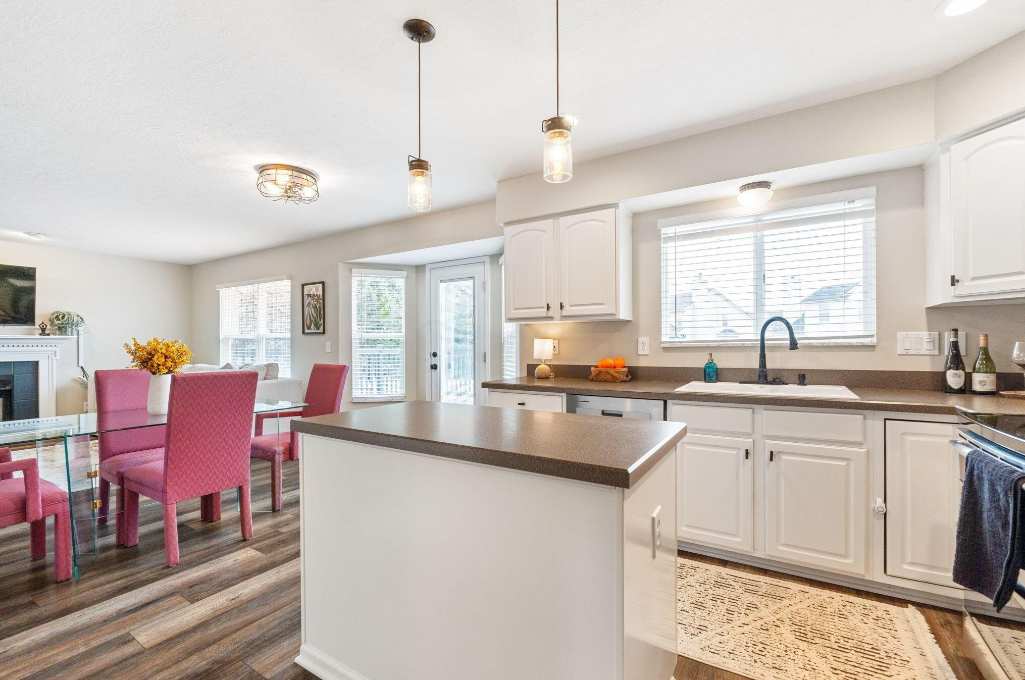 5530 Bunstine Dr, Westerville OH  43081-8218 exterior