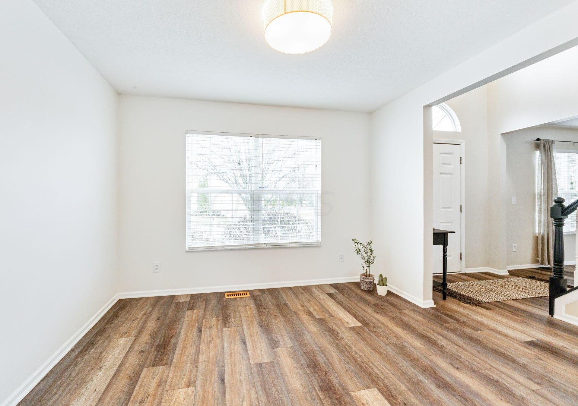 5530 Bunstine Dr, Westerville OH  43081-8218 exterior