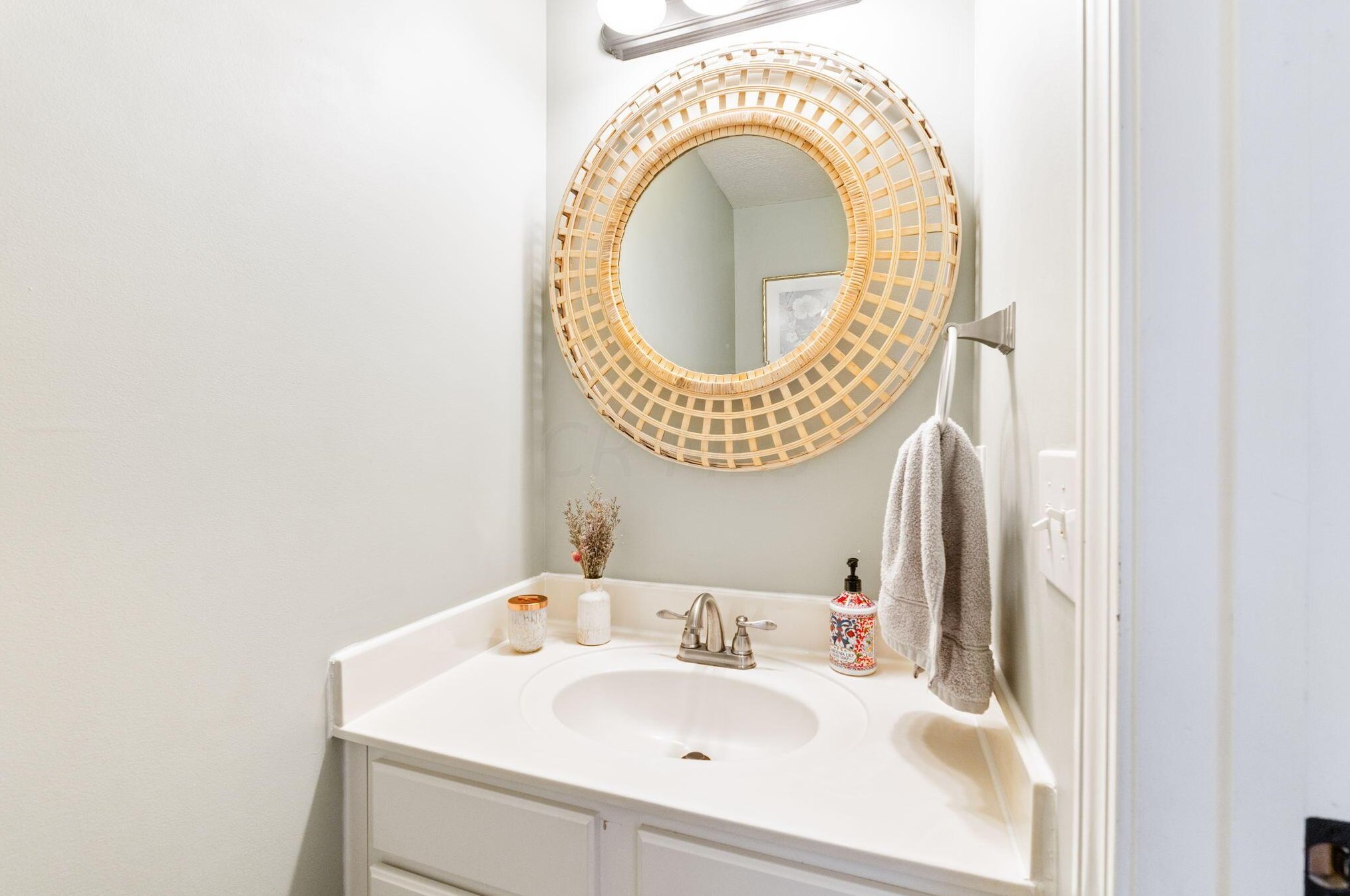 5530 Bunstine Dr, Westerville OH  43081-8218 exterior