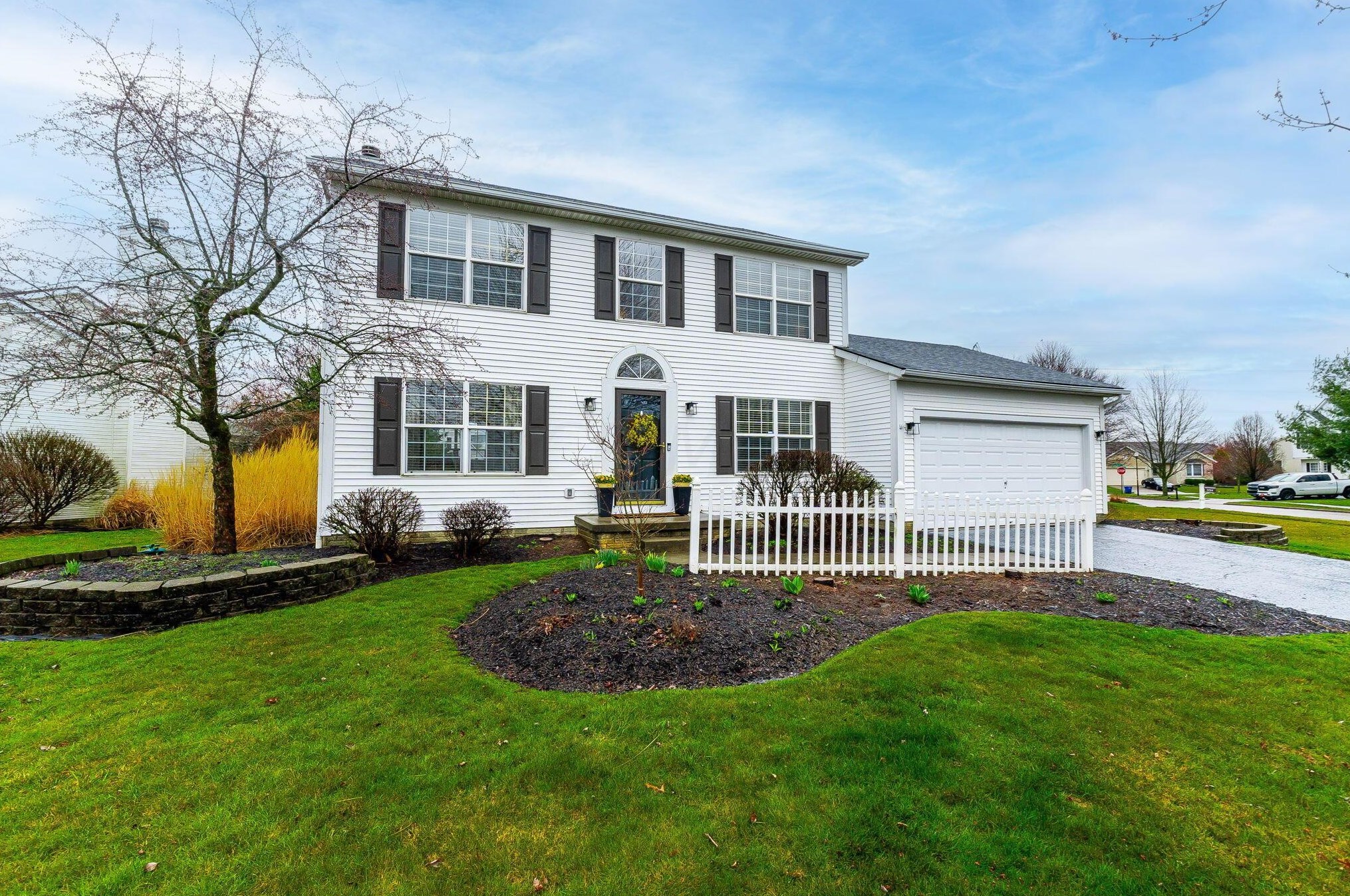 5530 Bunstine Dr, Westerville OH  43081-8218 exterior