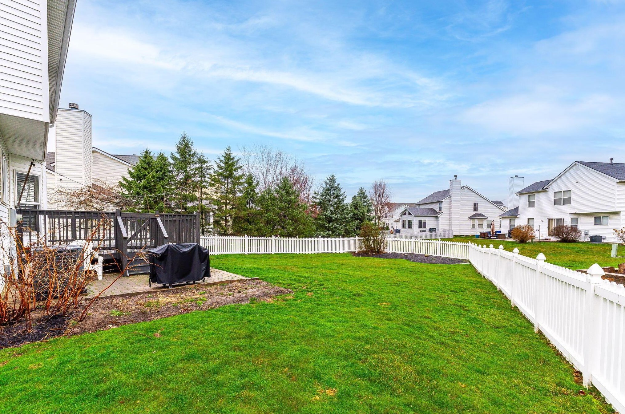 5530 Bunstine Dr, Westerville OH  43081-8218 exterior