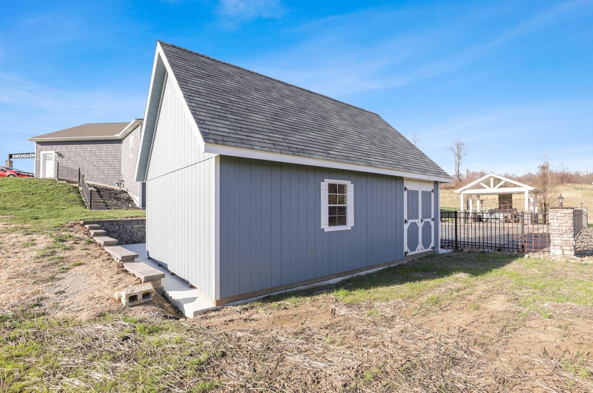 2020 Dietz Ln, Zanesville, OH 43701