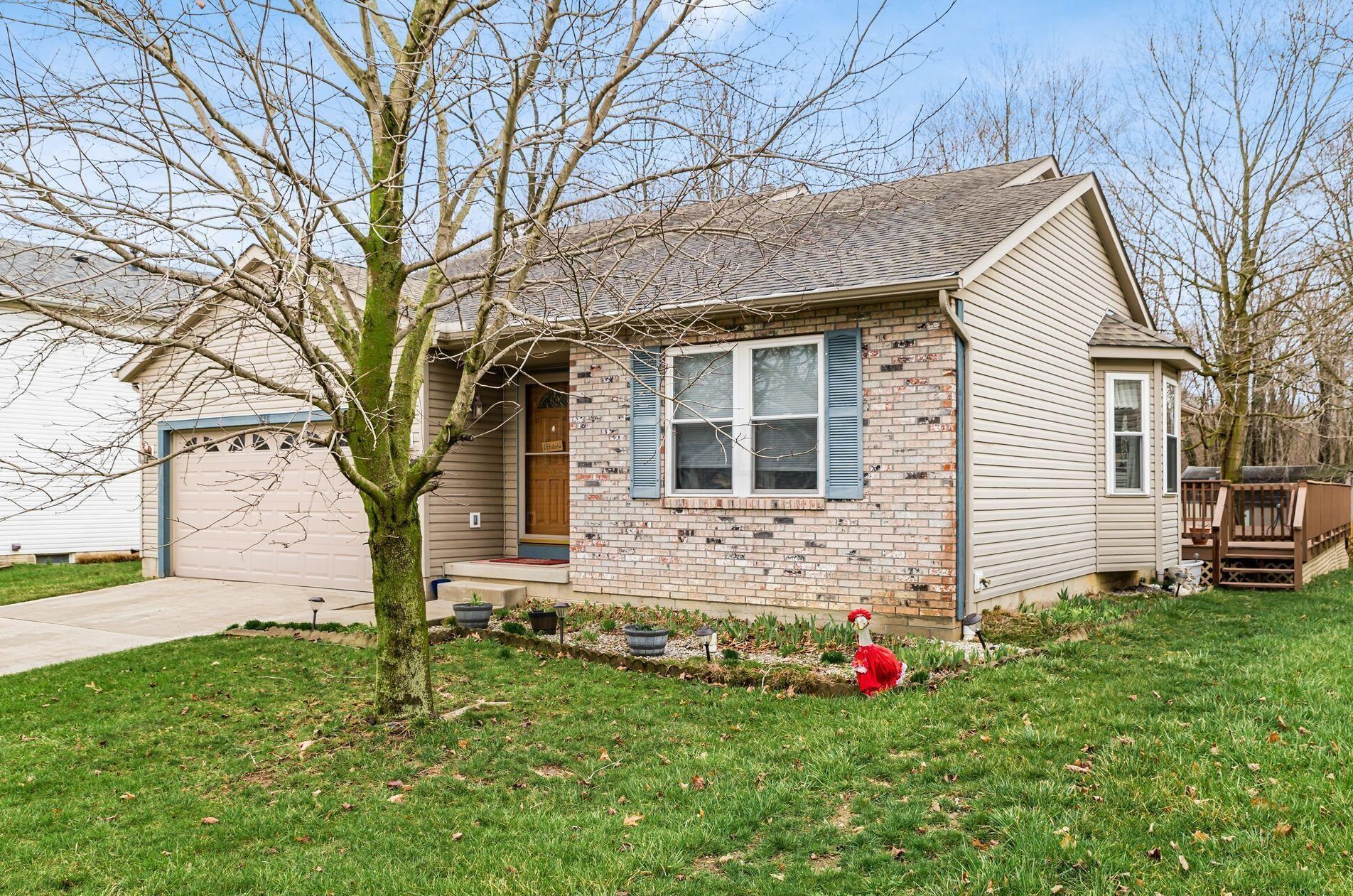 436 Oak Meadow Dr, Pataskala, OH 43062