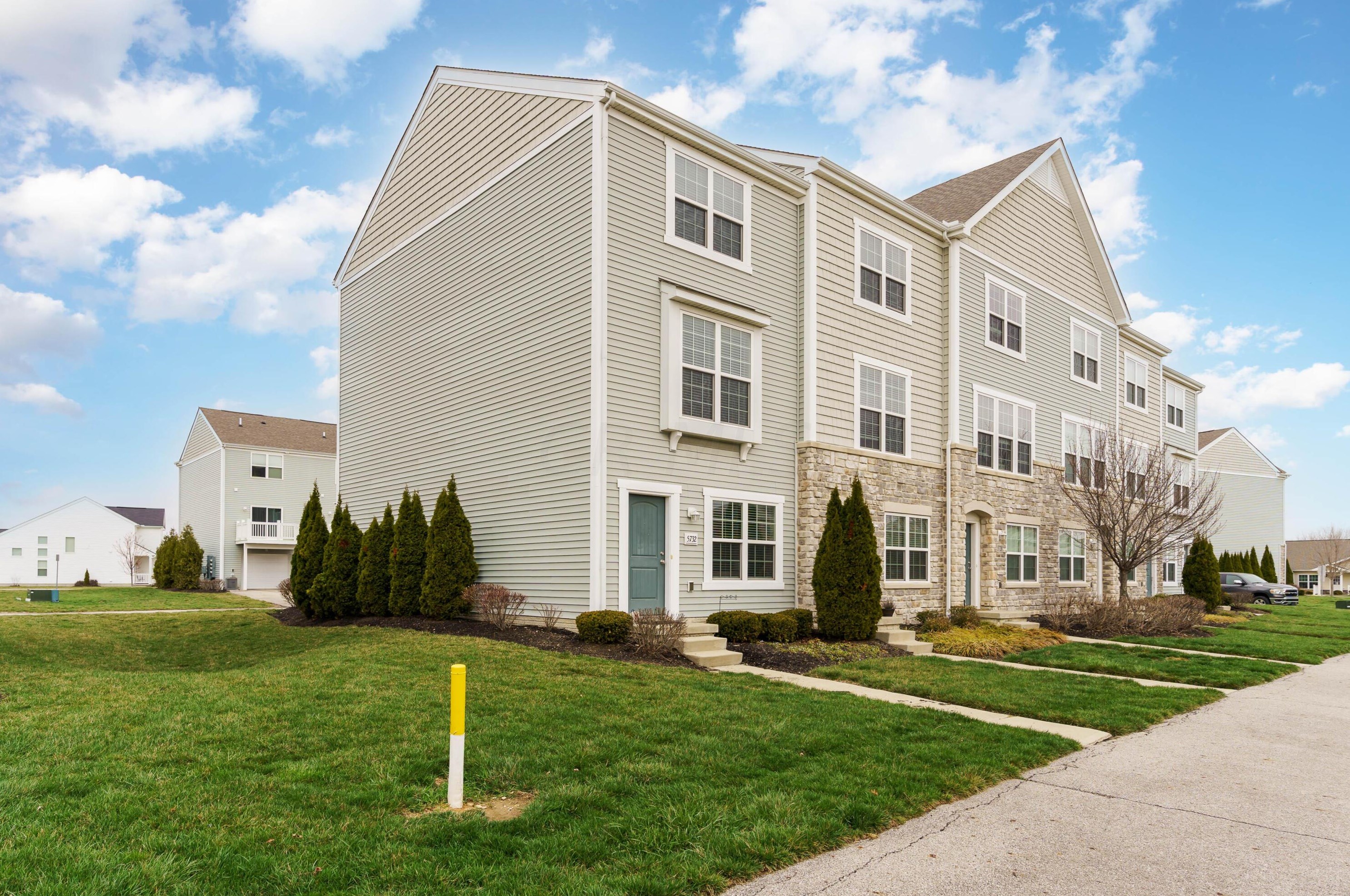 5732 Hayden Run Blvd, Dublin, OH 43016