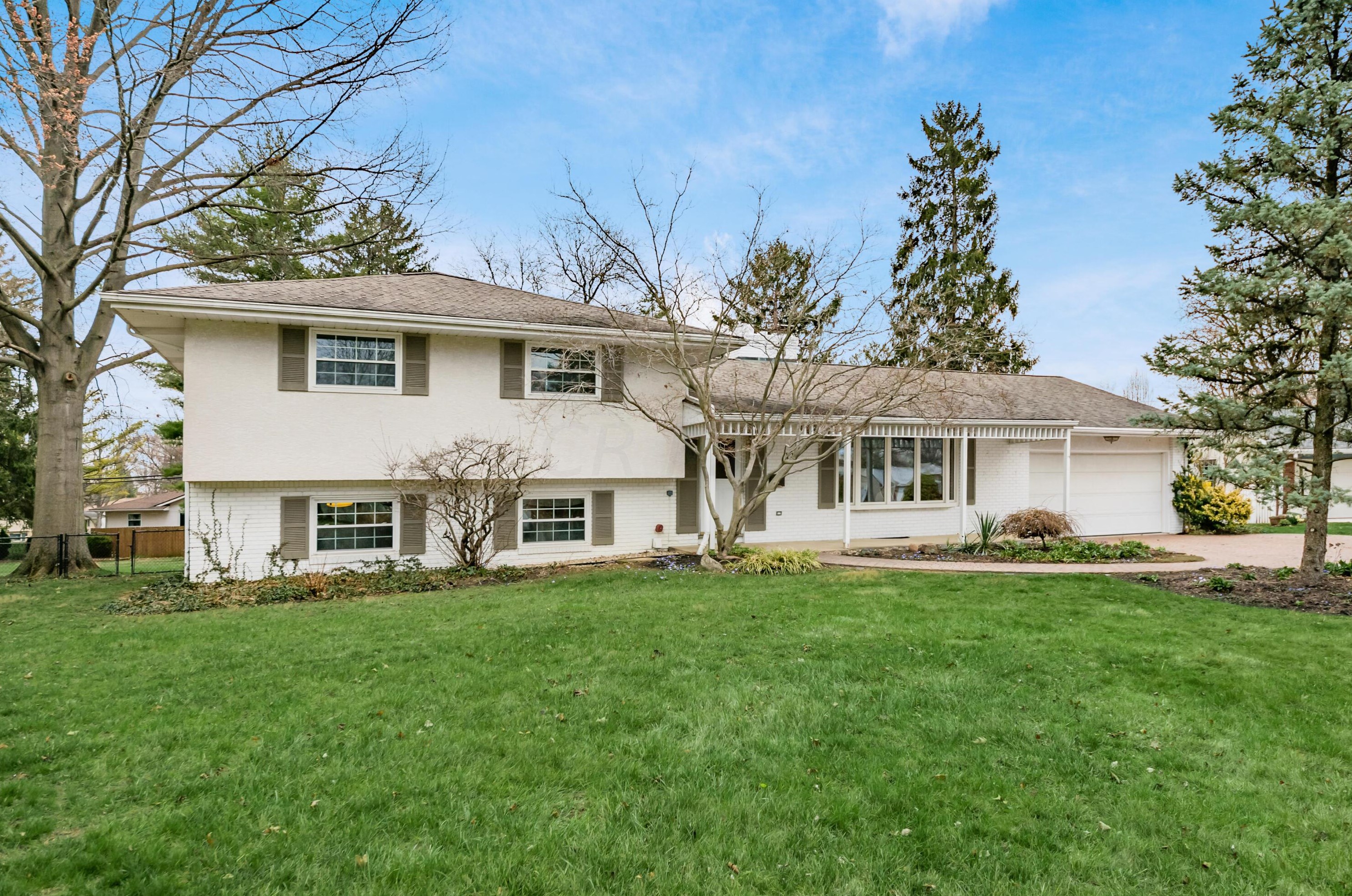 1538 Pemberton Dr, Columbus, OH 43221-1508