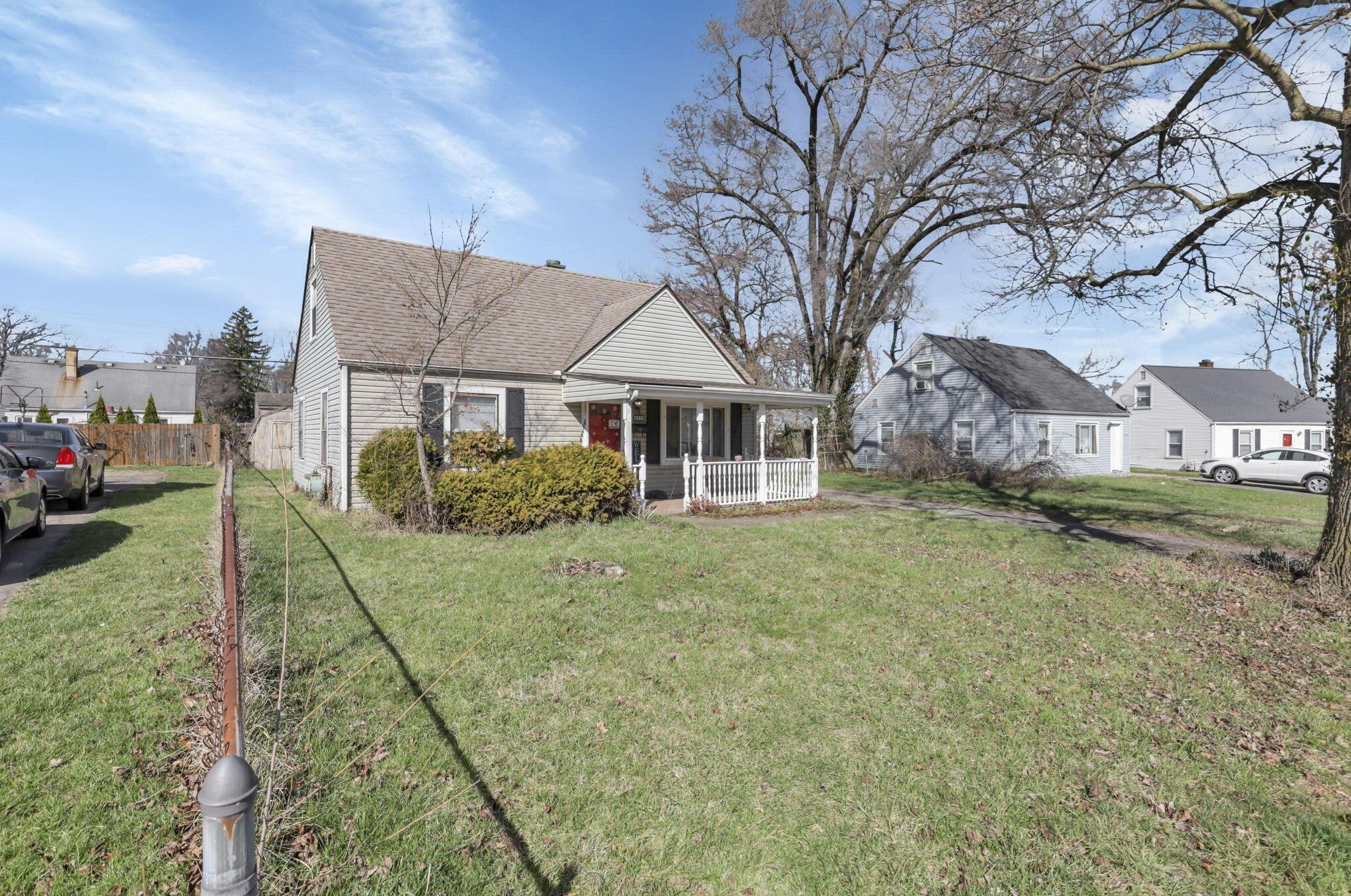 2434 Northglen Dr, Columbus OH  43224-4674 exterior