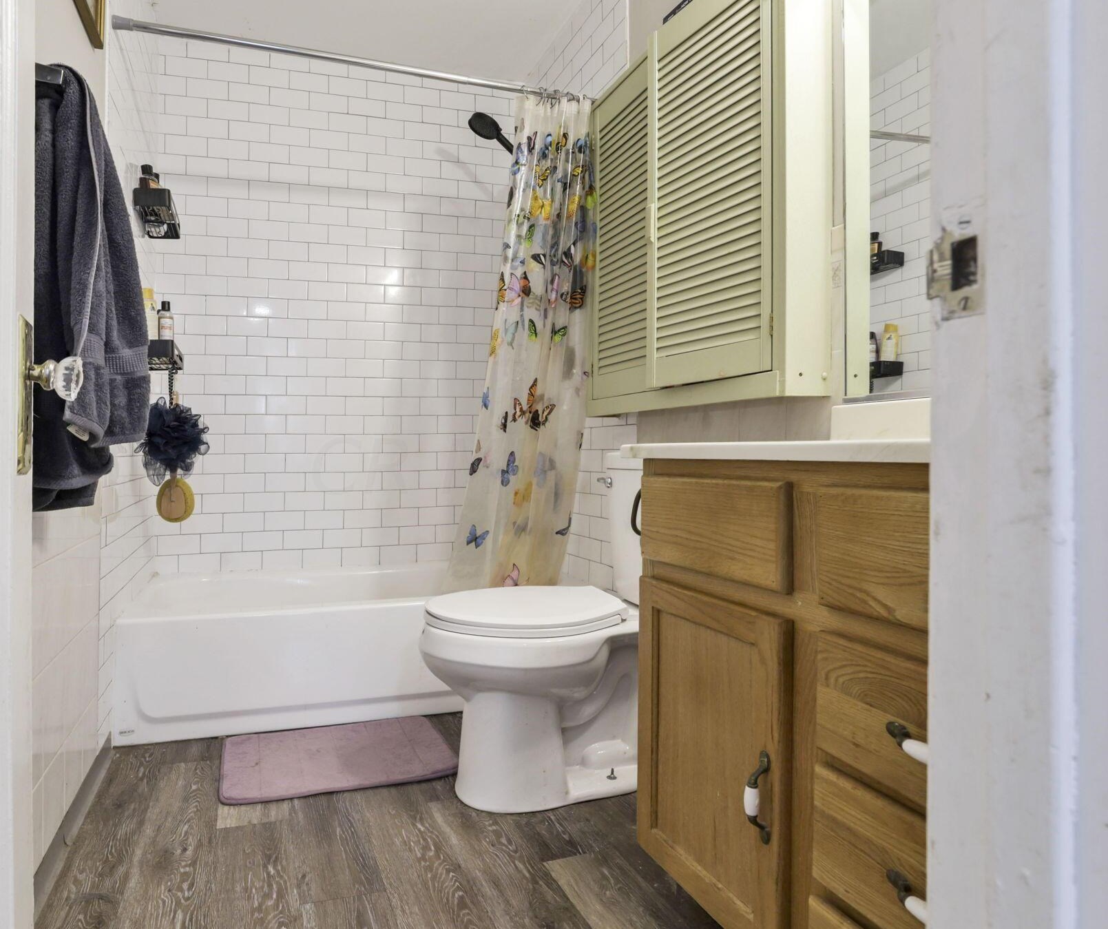 2434 Northglen Dr, Columbus OH  43224-4674 exterior