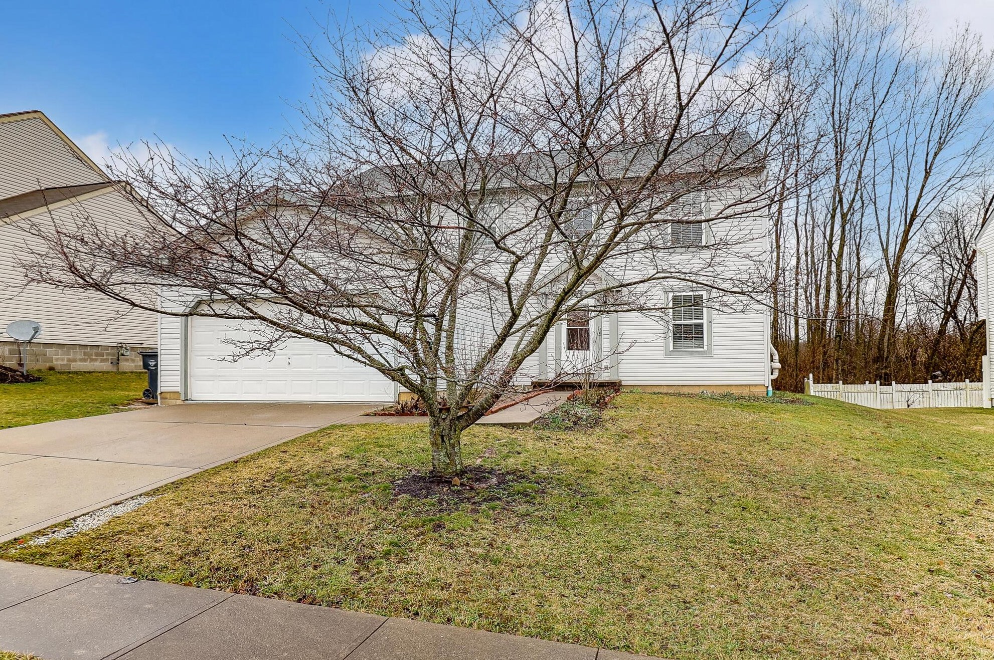 244 Essex Pl, Pataskala, OH 43062
