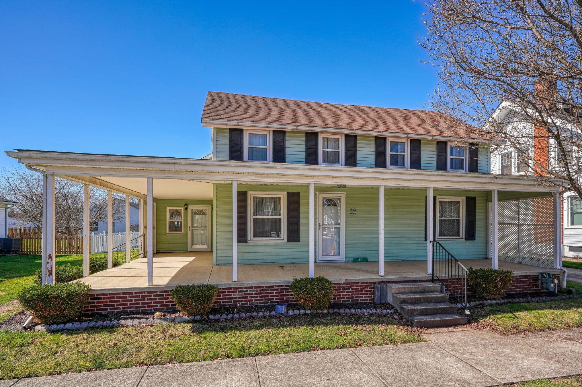 64 Market St, Carroll, OH 43112-9007