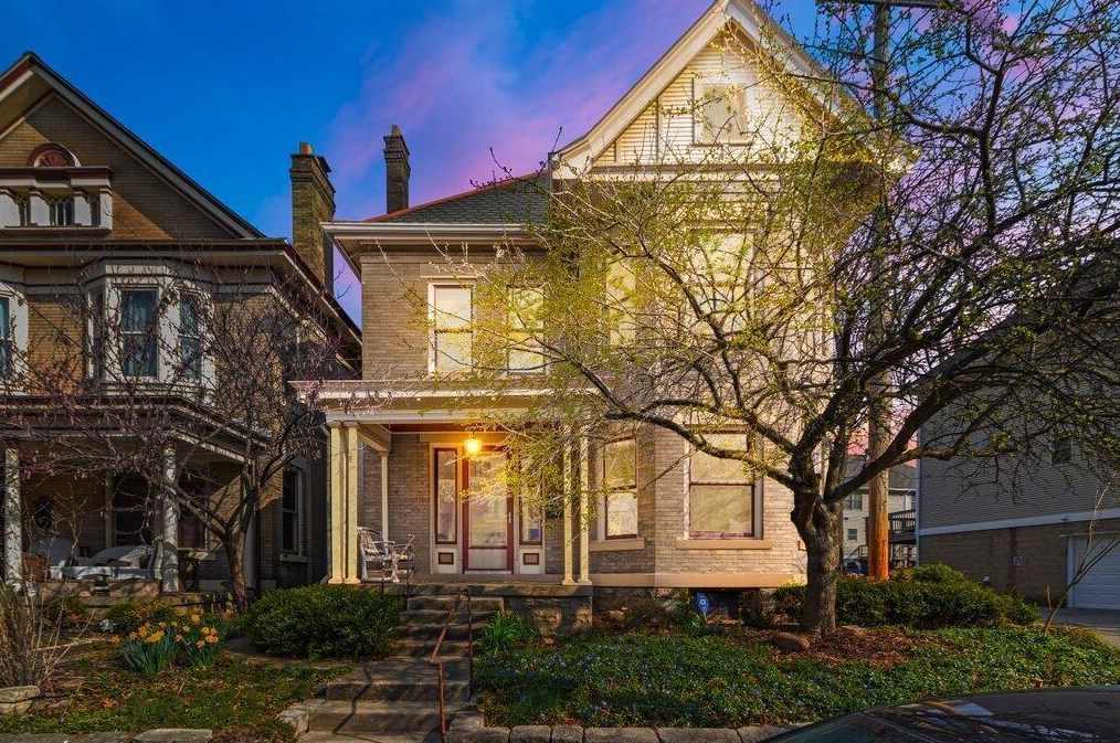 90 Hubbard Ave, Columbus, OH 43215-1472