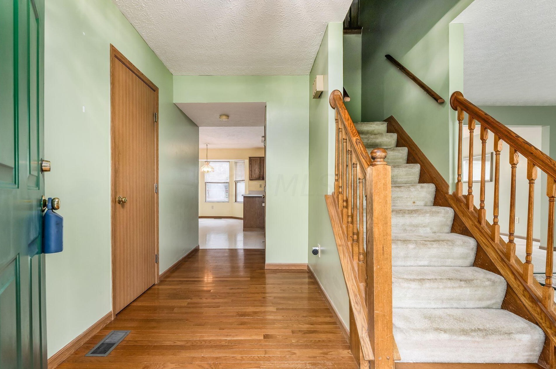 954 Linkfield Dr, Columbus, OH 43085-5735