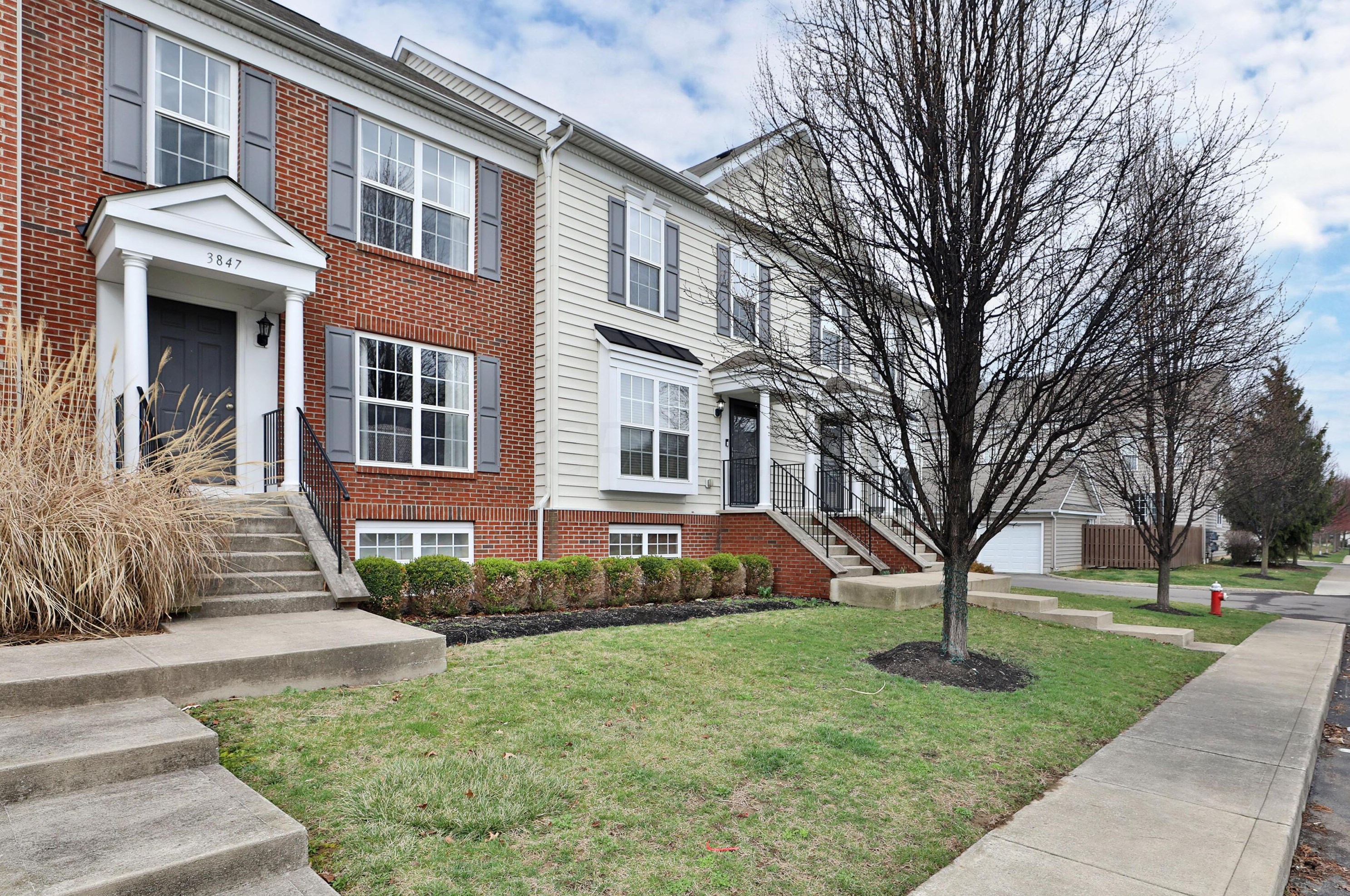 3847 Rubythroat Dr, Columbus, OH 43230-3673
