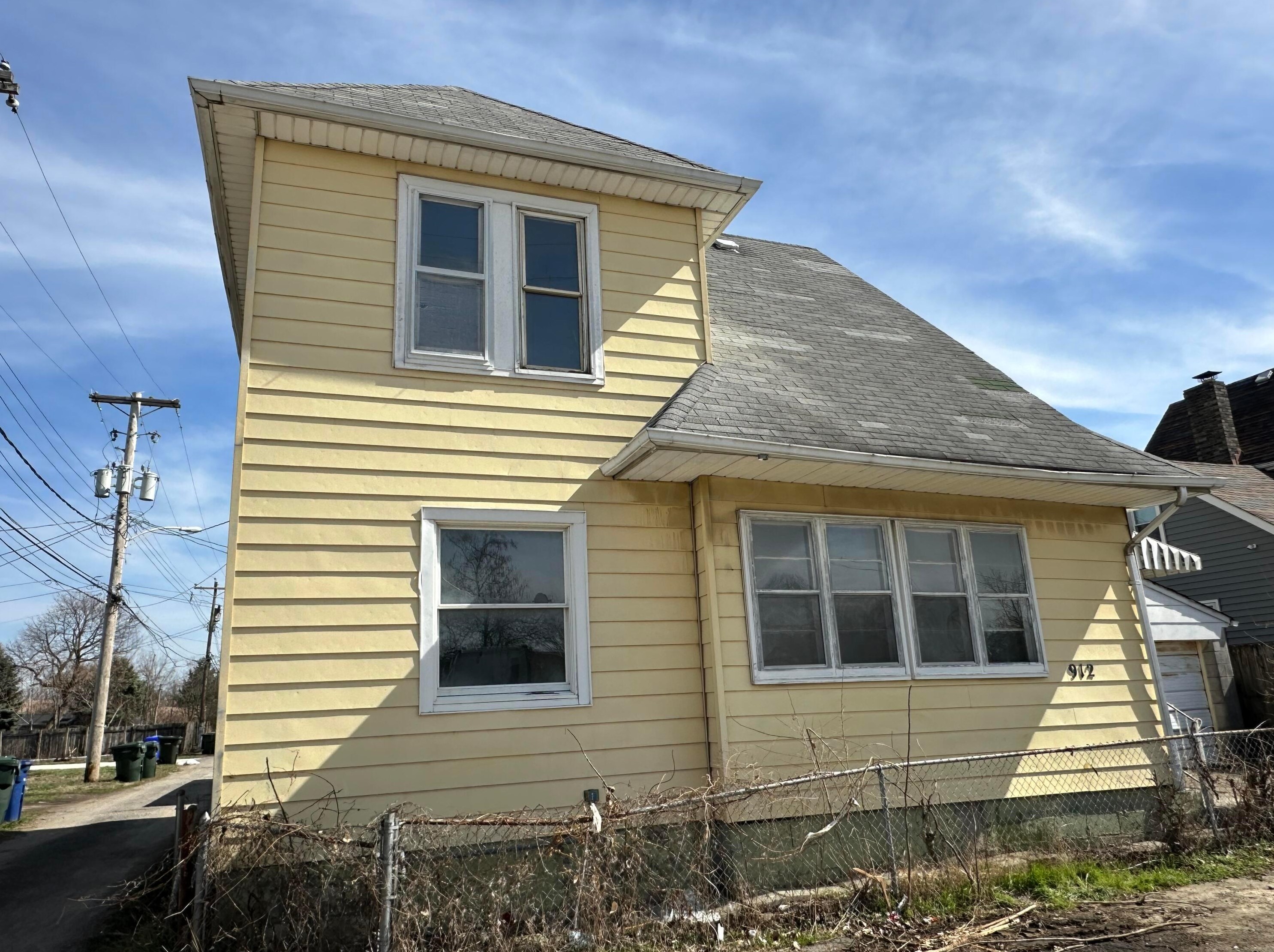 912 9th St, Columbus, OH 43201-3704