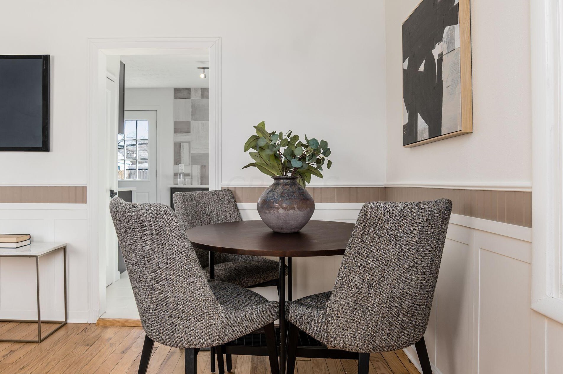 842 Clay Ct, Columbus OH  43205-1652 exterior