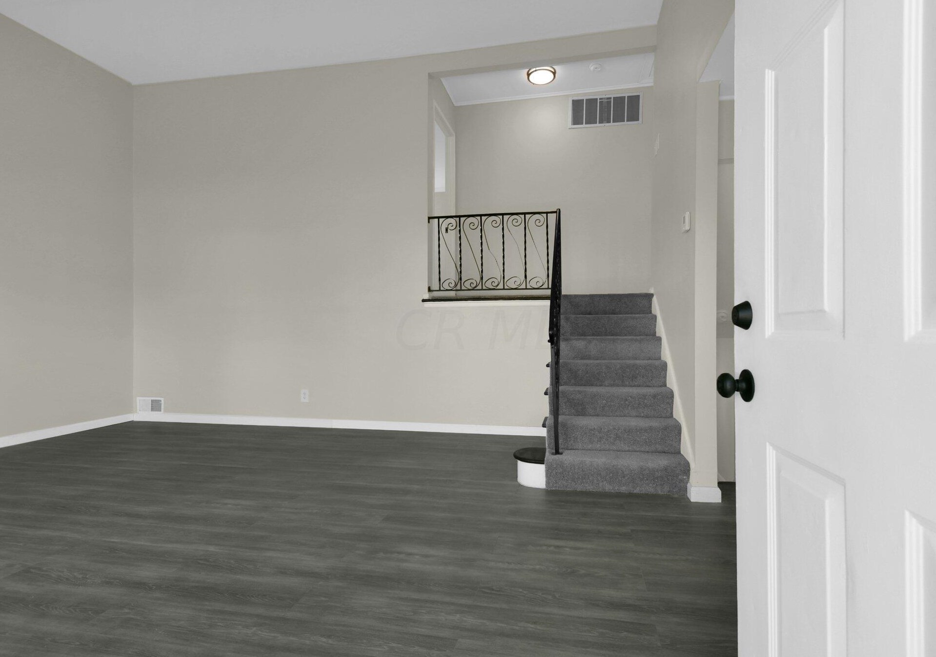 1144 Manfeld Dr, Columbus OH  43227-1434 exterior