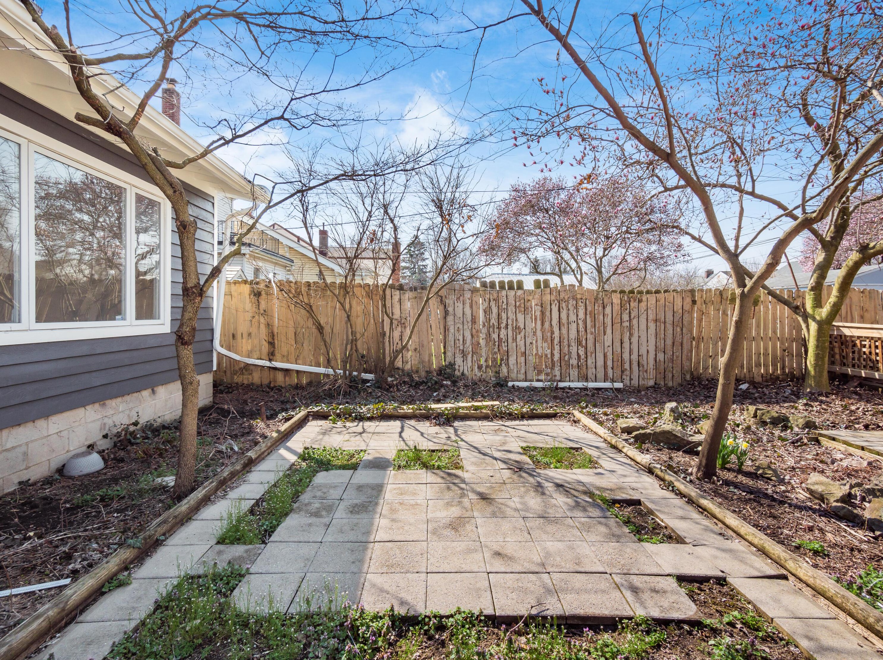 77 Westgate Ave, Columbus, OH 43204-1346