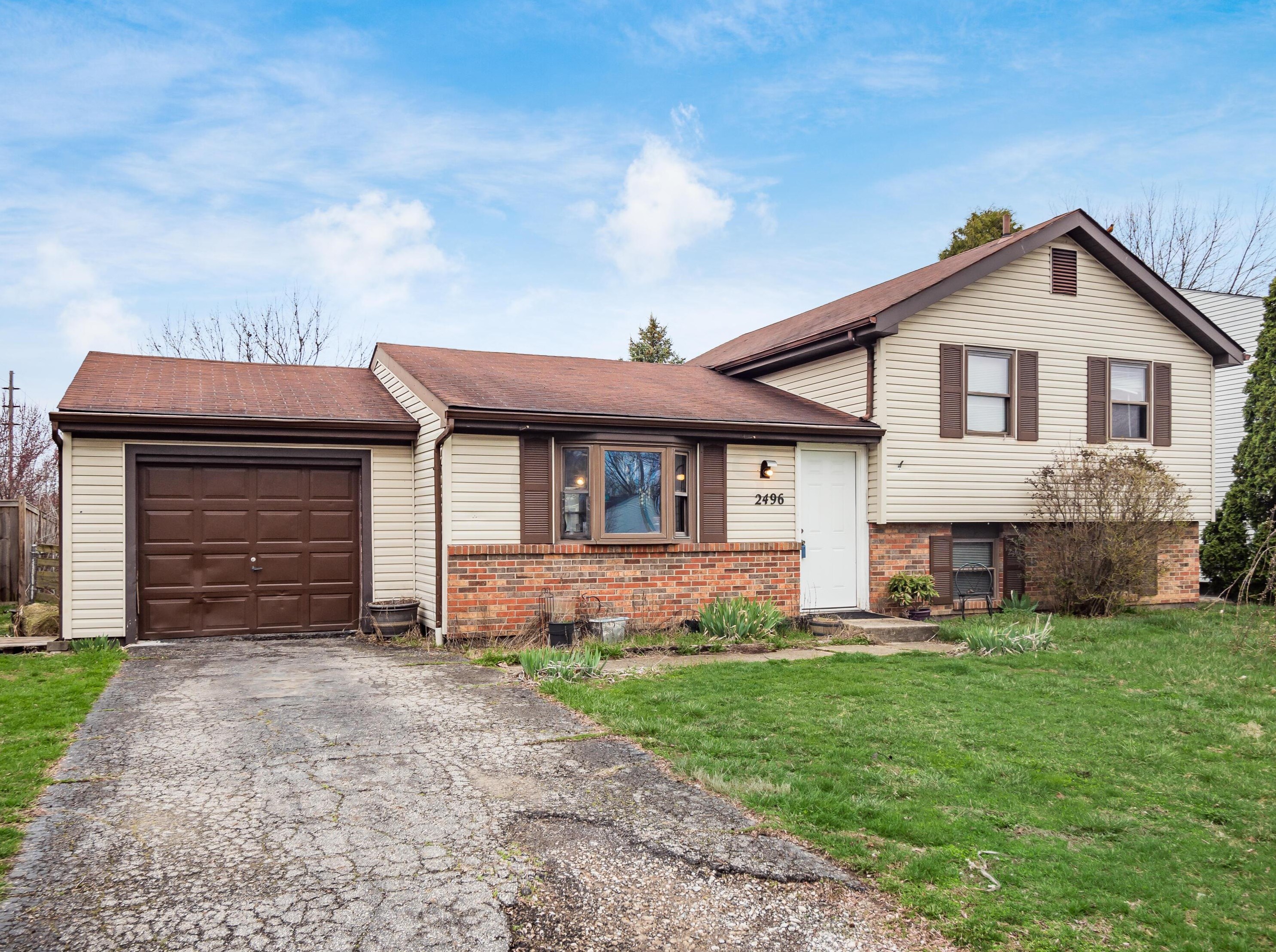 2496 Blue Rock Blvd, Darbydale, OH 43123