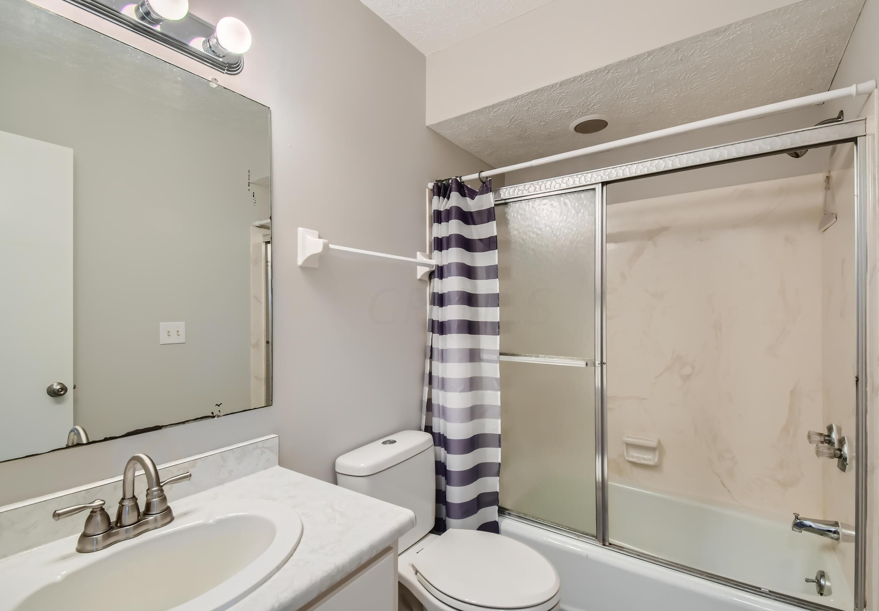 35 Busey Rd, Cnl Wnchstr OH  43110-9703 exterior