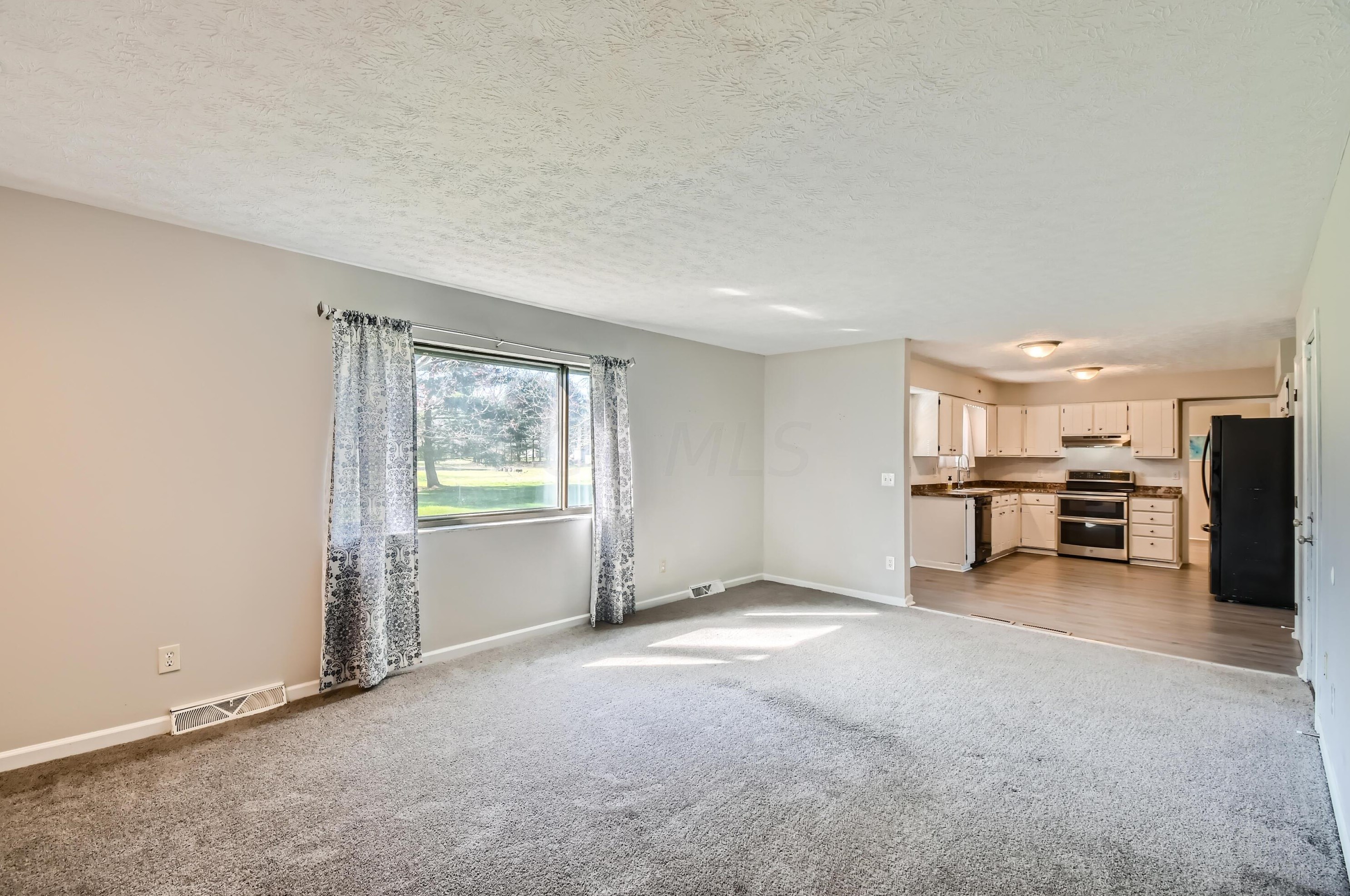 35 Busey Rd, Cnl Wnchstr OH  43110-9703 exterior