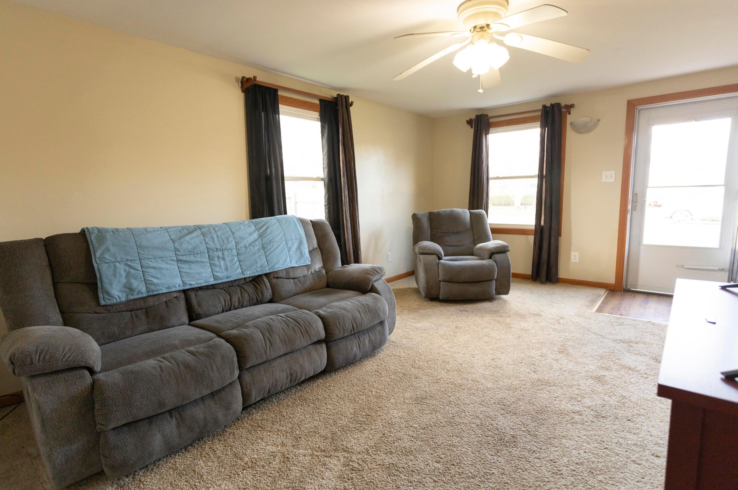 227 Sullivan Ave, London, OH 43140-1546