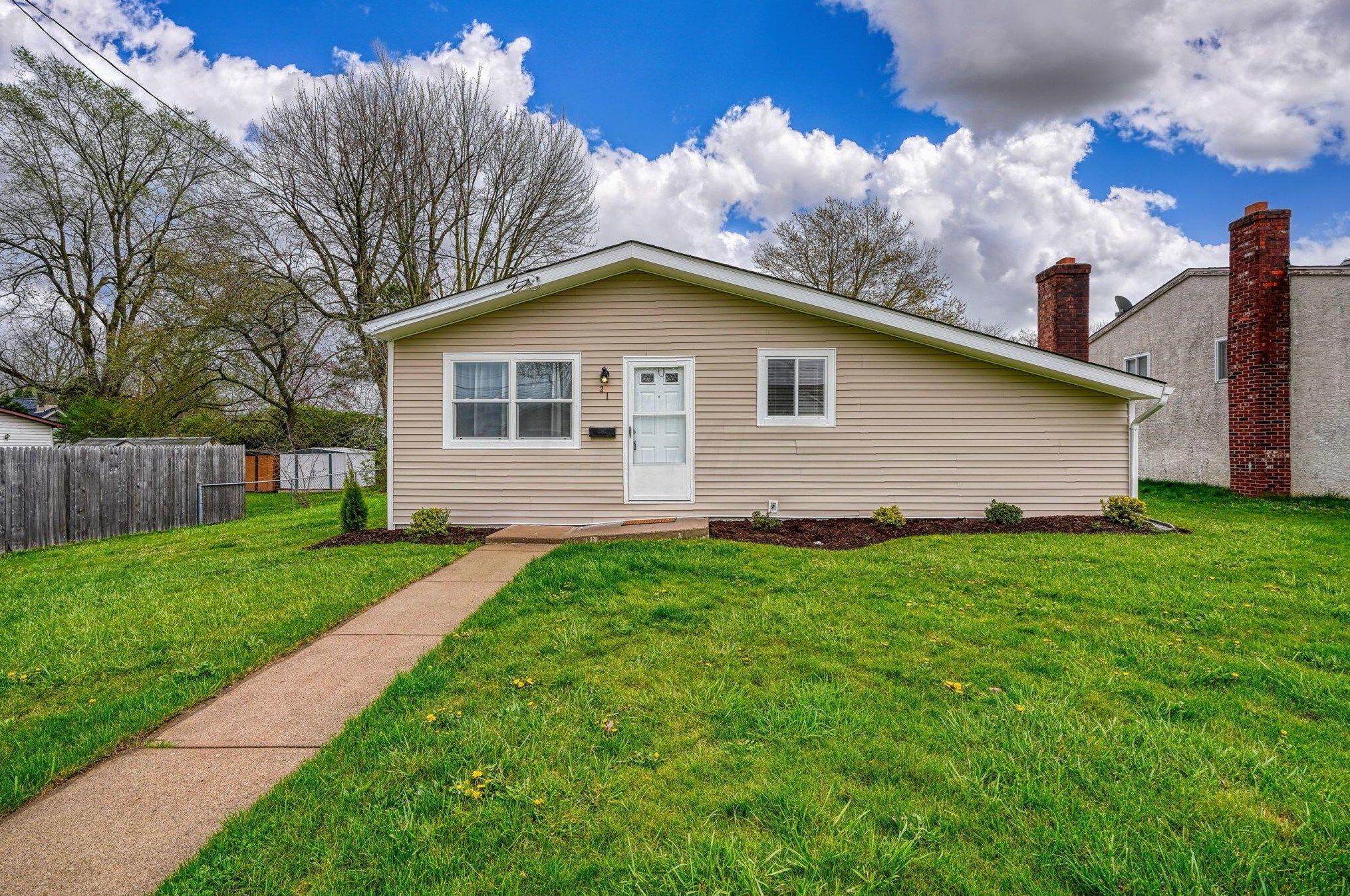 21 David St, Delaware, OH 43015