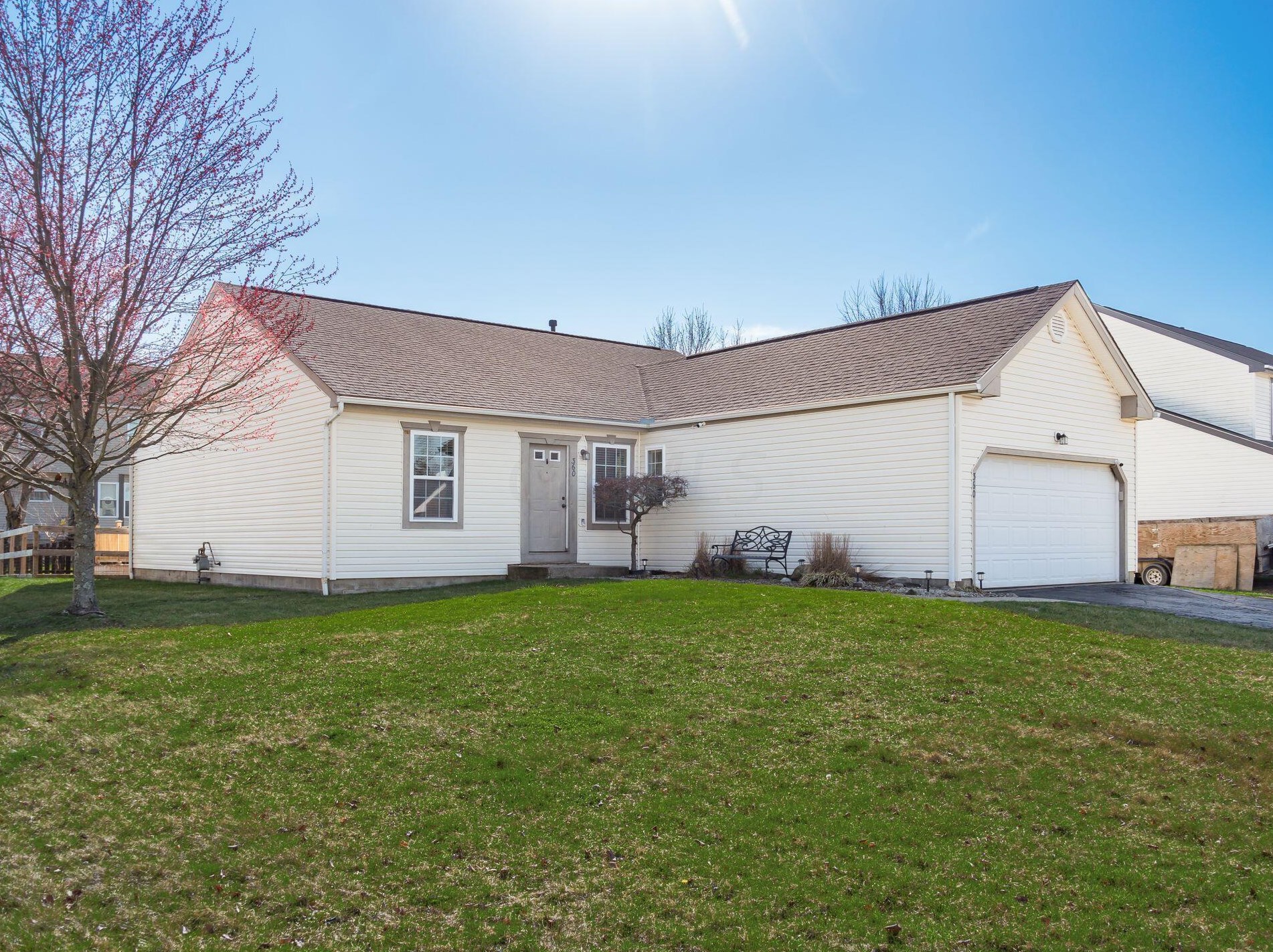 360 Bauer St, Pataskala, OH 43062