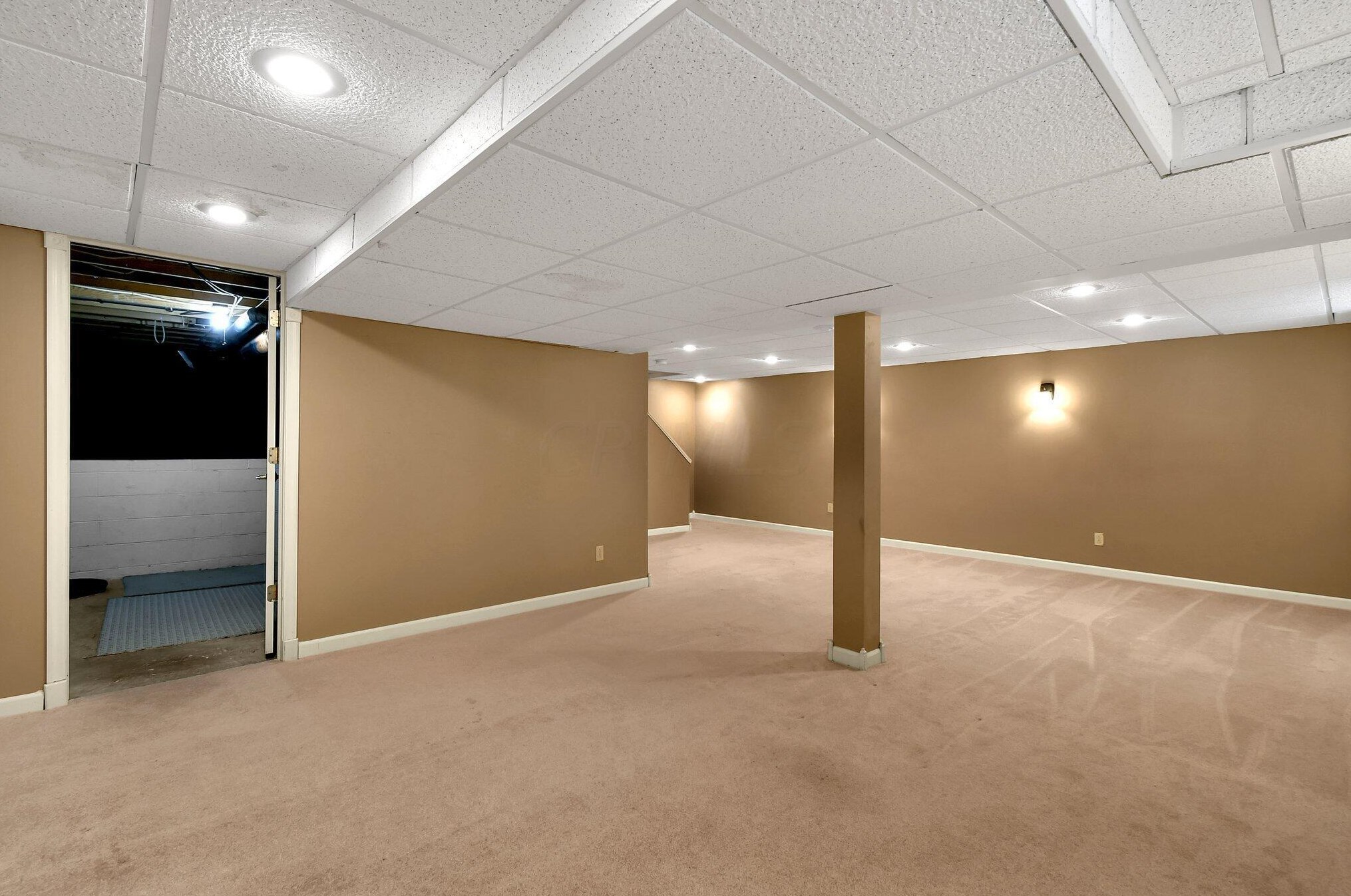 5581 Swingley Dr, Columbus OH  43230-6308 exterior