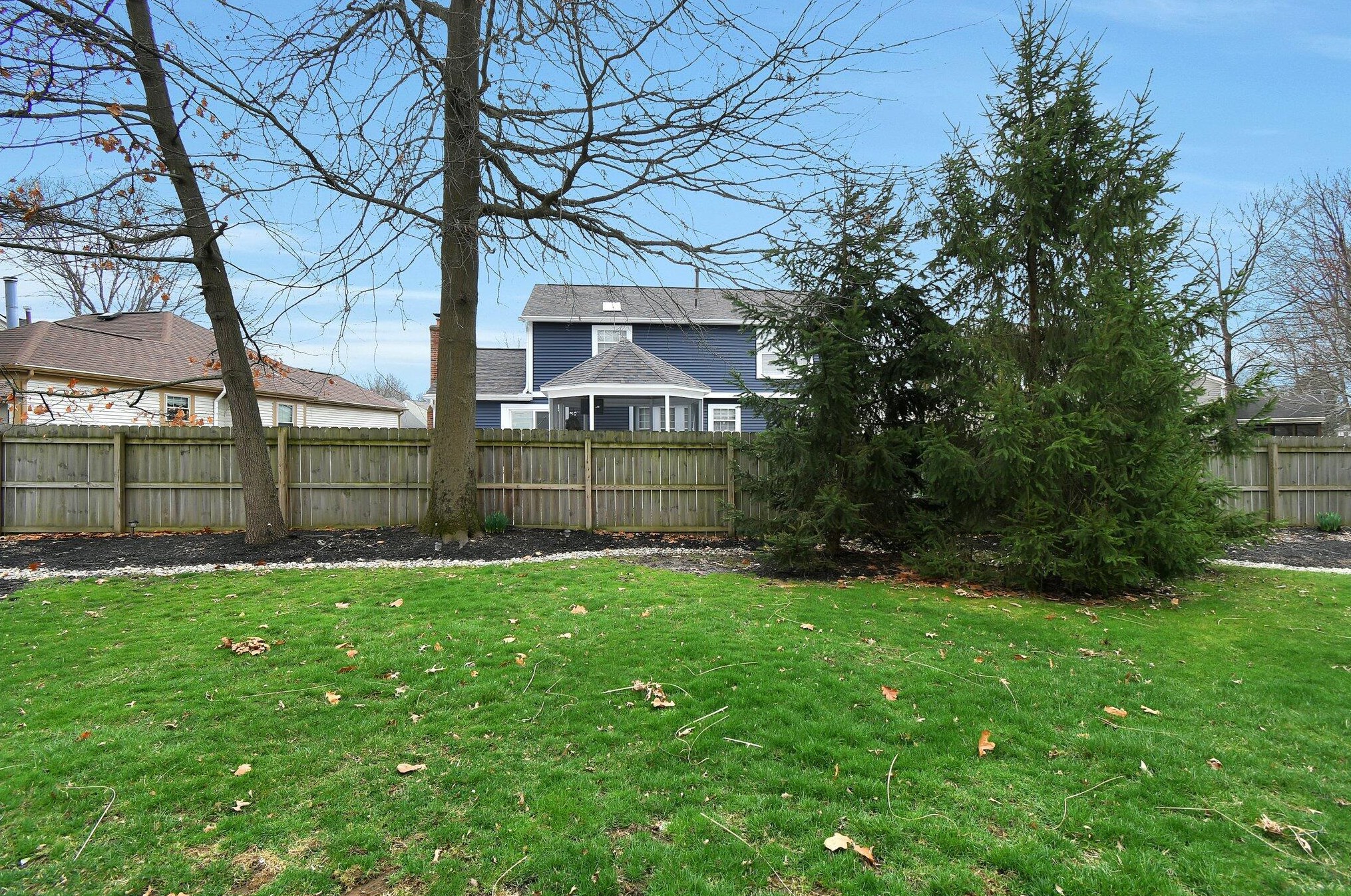 5581 Swingley Dr, Columbus OH  43230-6308 exterior