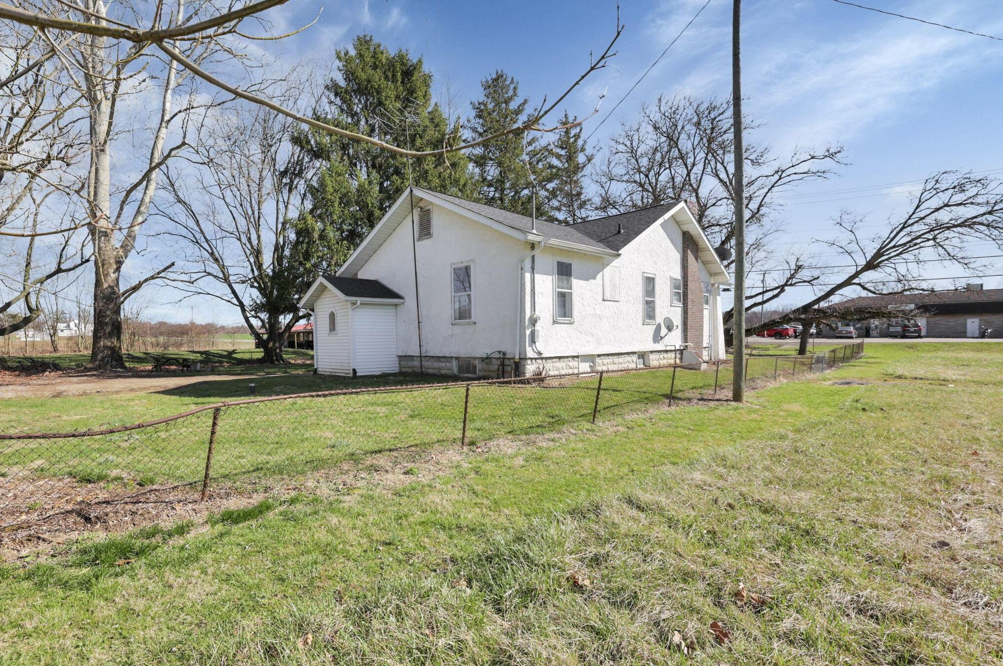 4001 National Rd, Hebron OH  43025-9547 exterior