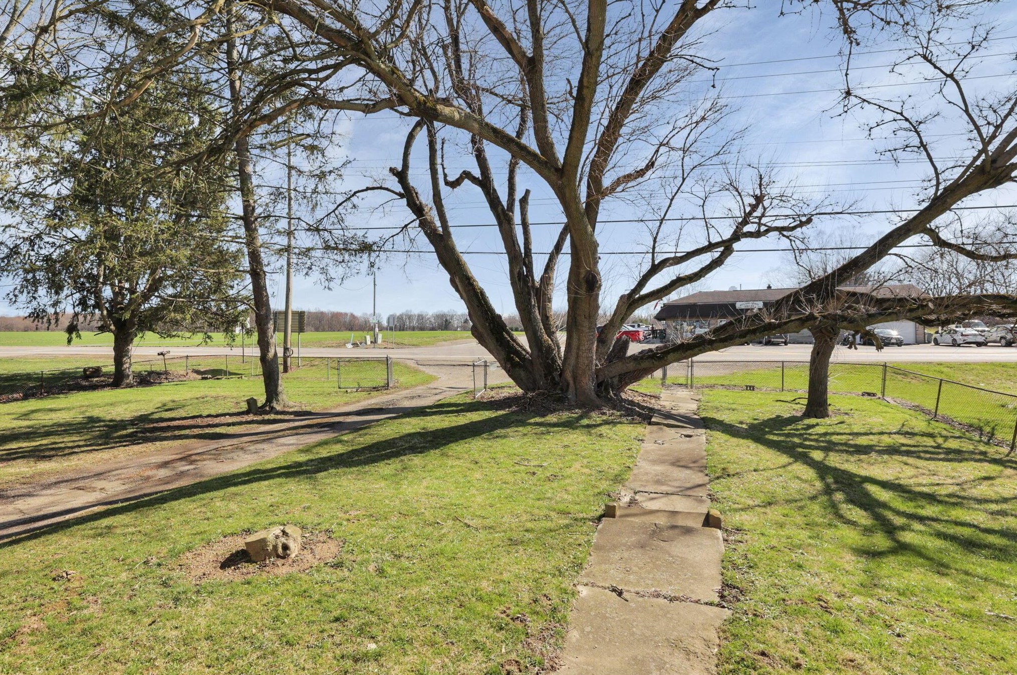 4001 National Rd, Hebron OH  43025-9547 exterior