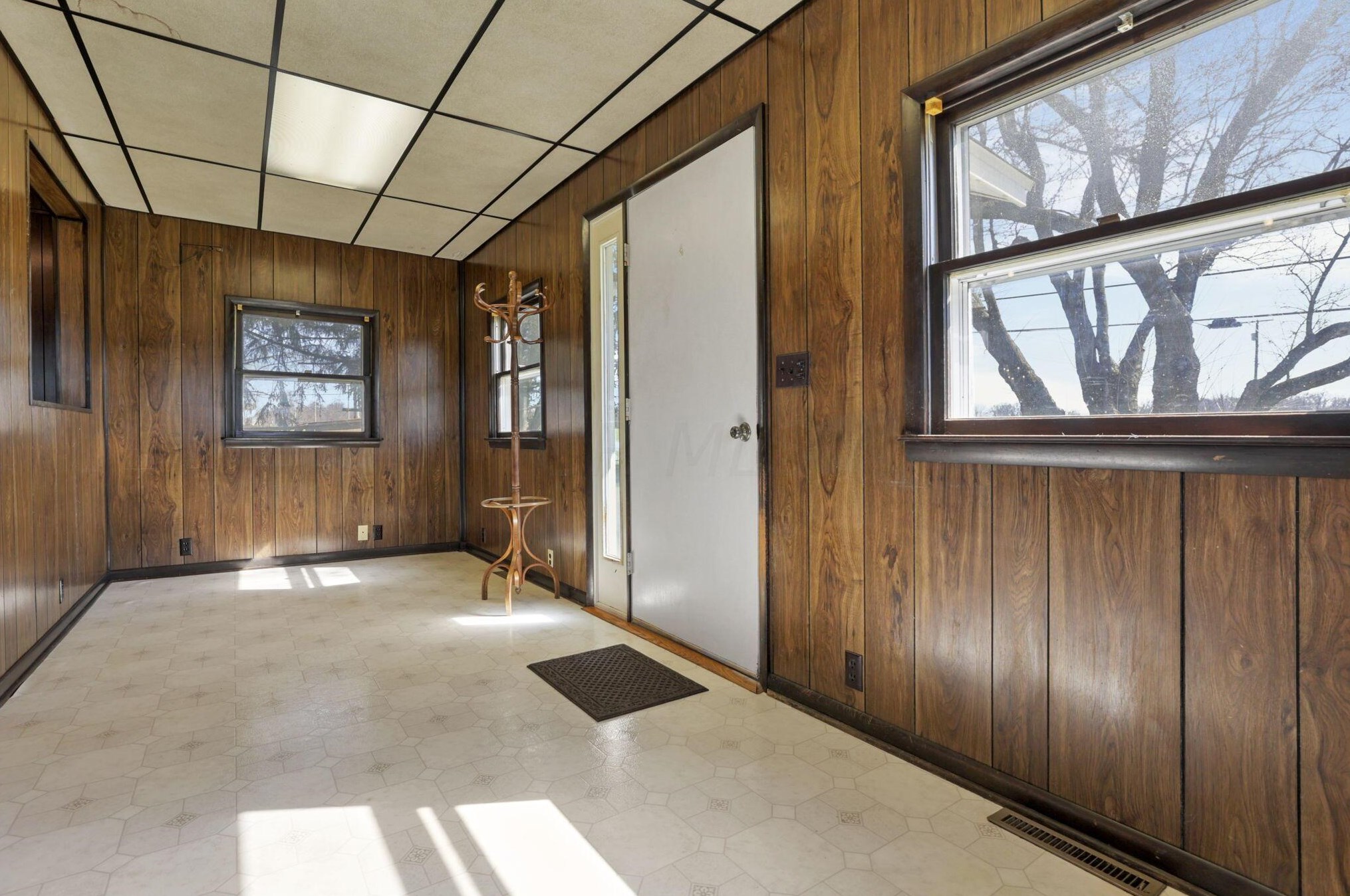 4001 National Rd, Hebron OH  43025-9547 exterior