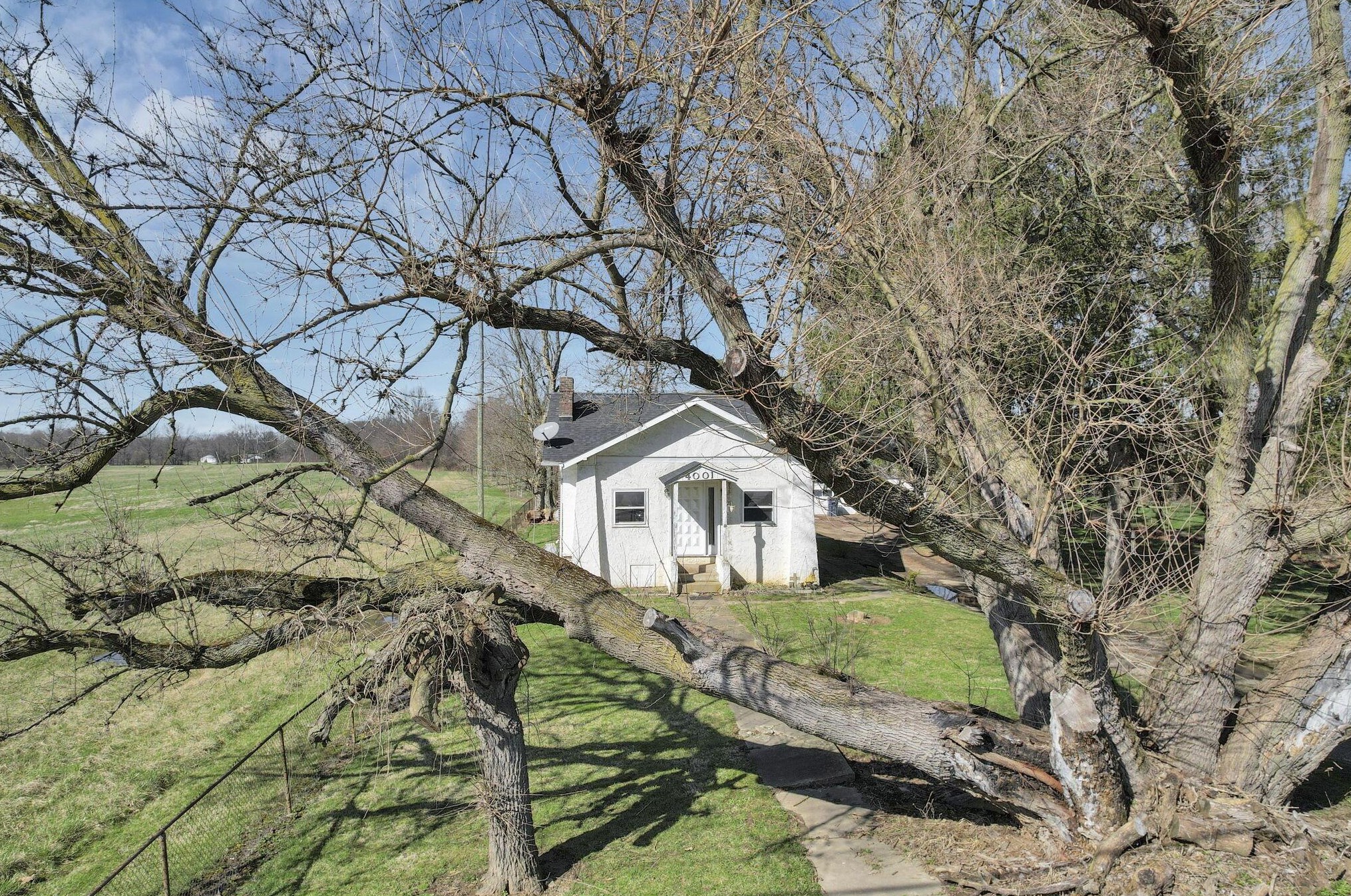 4001 National Rd, Hebron OH  43025-9547 exterior