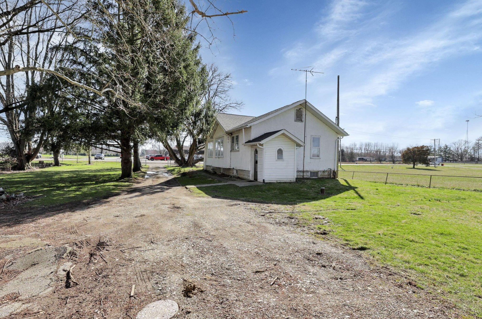 4001 National Rd, Hebron OH  43025-9547 exterior