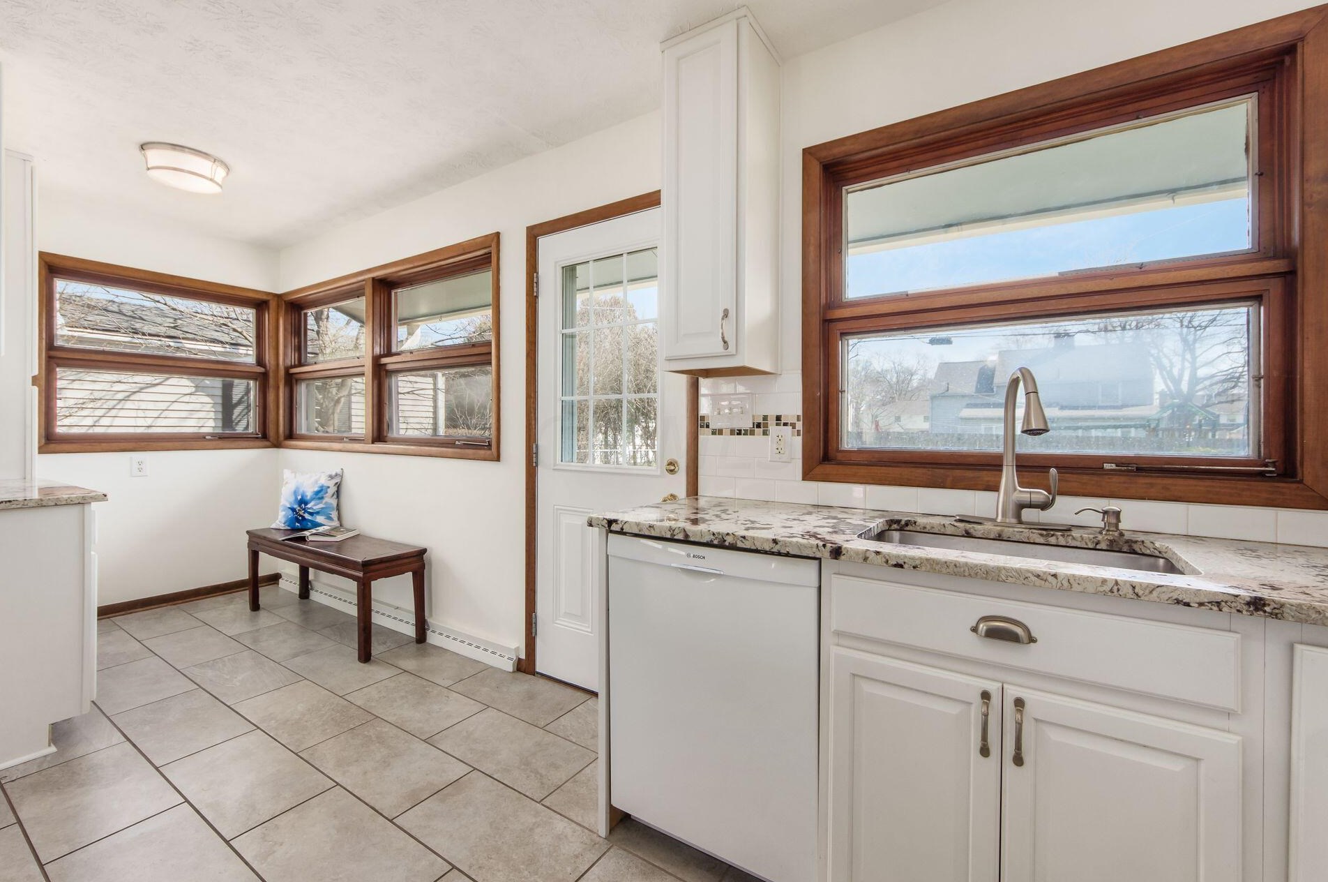 1858 Glenn Ave, Columbus OH 43212-1114 exterior