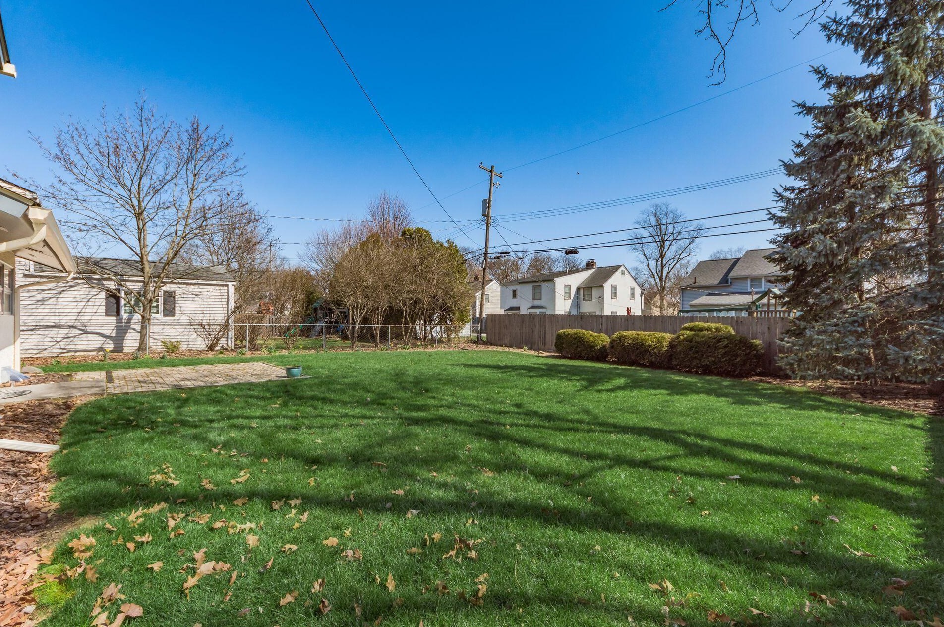 1858 Glenn Ave, Columbus OH 43212-1114 exterior