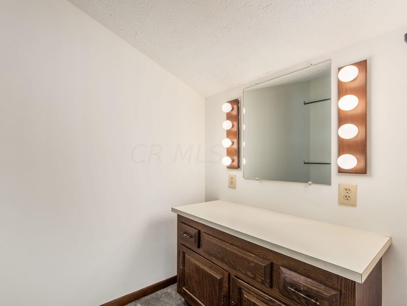 1858 Glenn Ave, Columbus OH 43212-1114 exterior