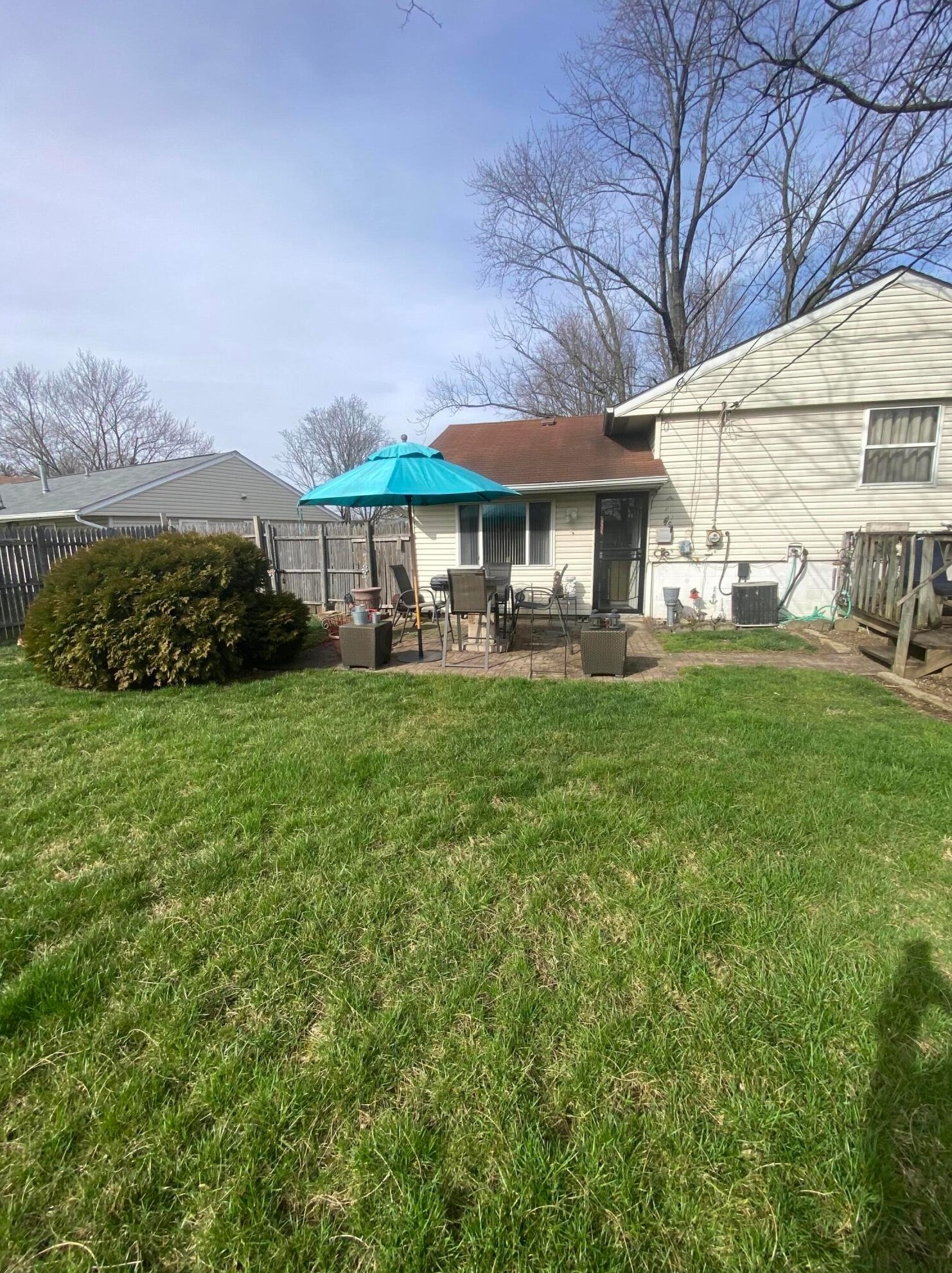 2733 Yorkcliff Rd, Columbus, OH 43219-3230