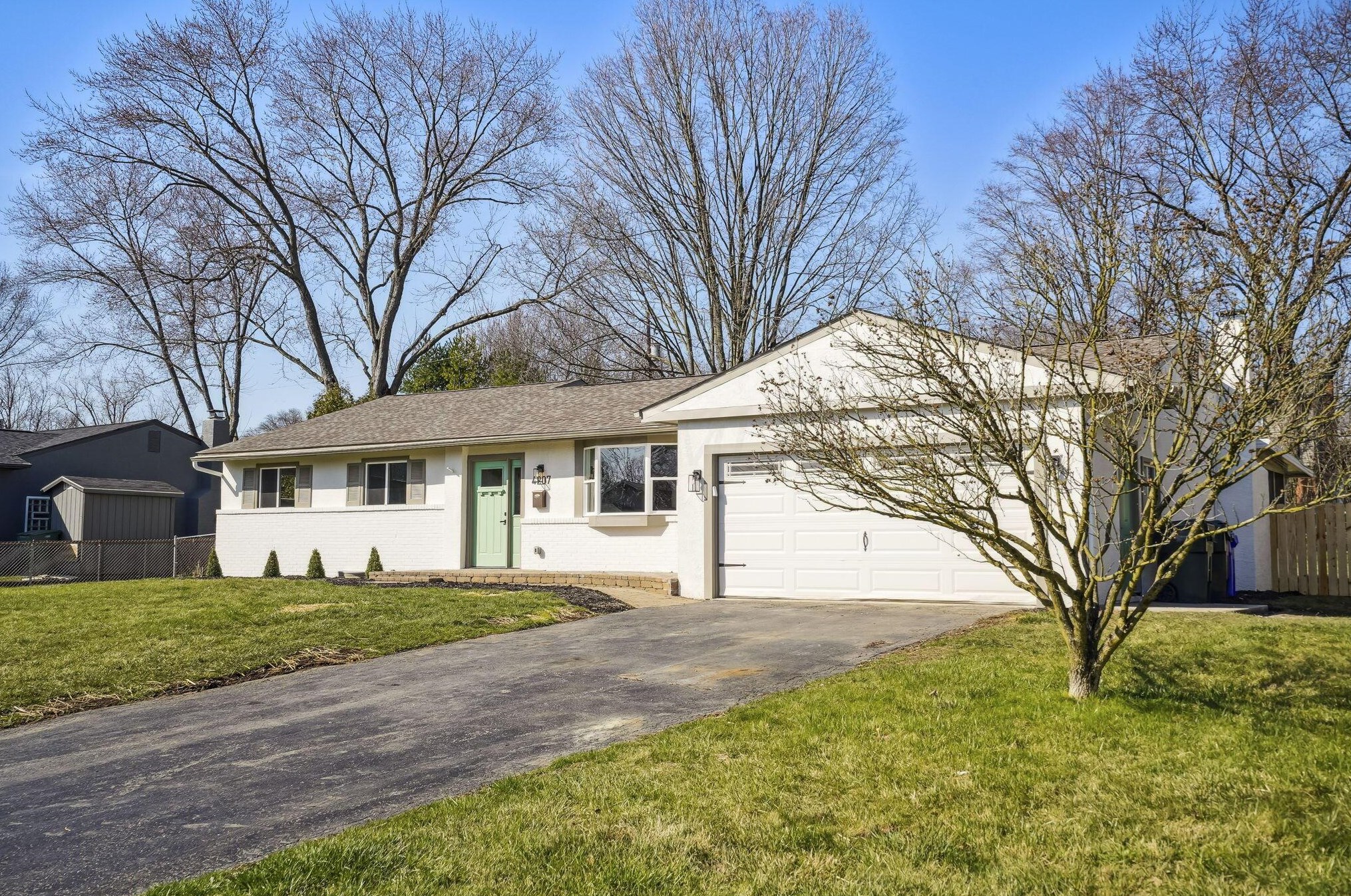 4207 Kenridge Dr, Columbus, OH 43220-4155