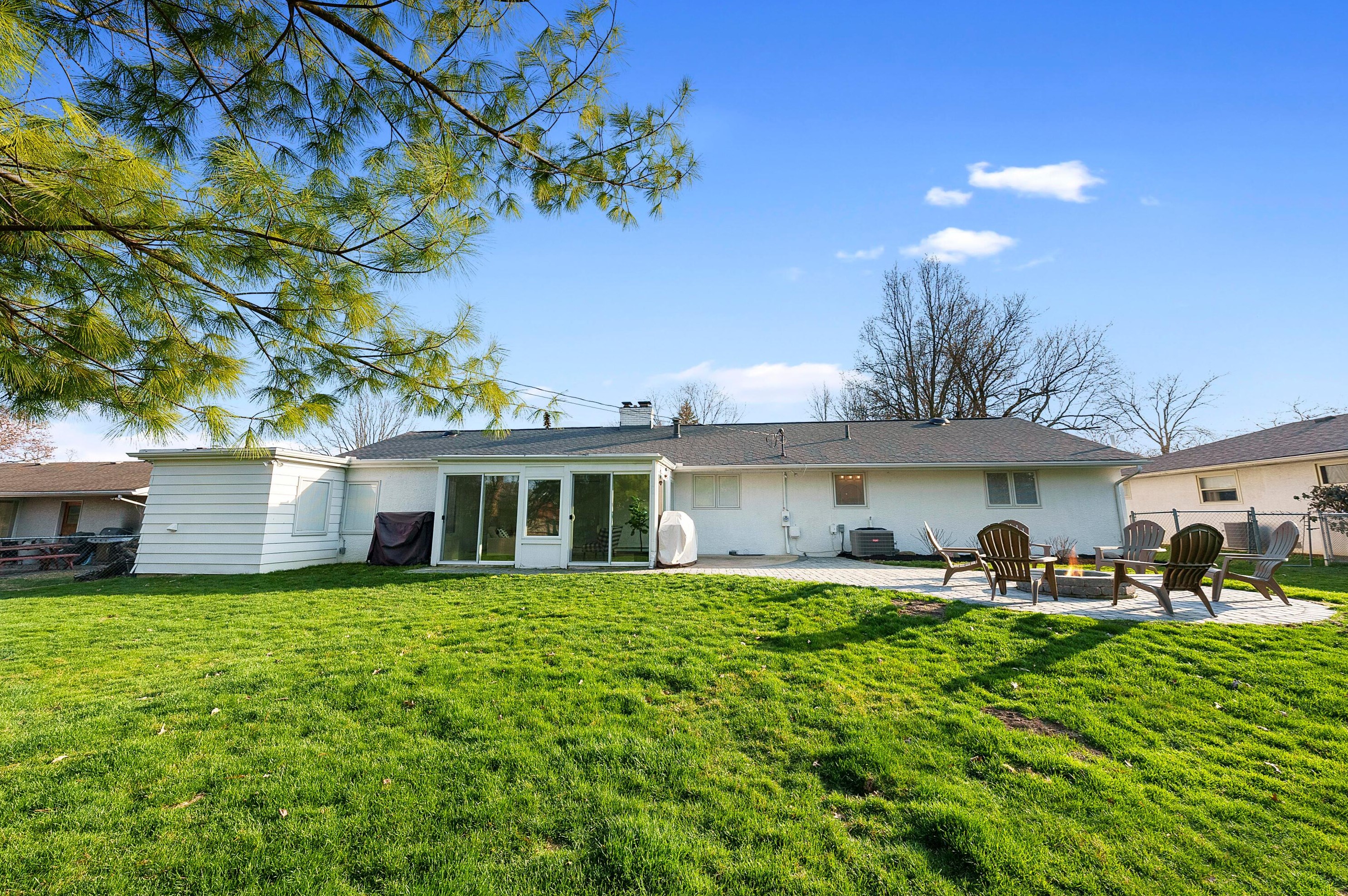 1428 Trentwood Rd, Columbus OH  43221-2230 exterior