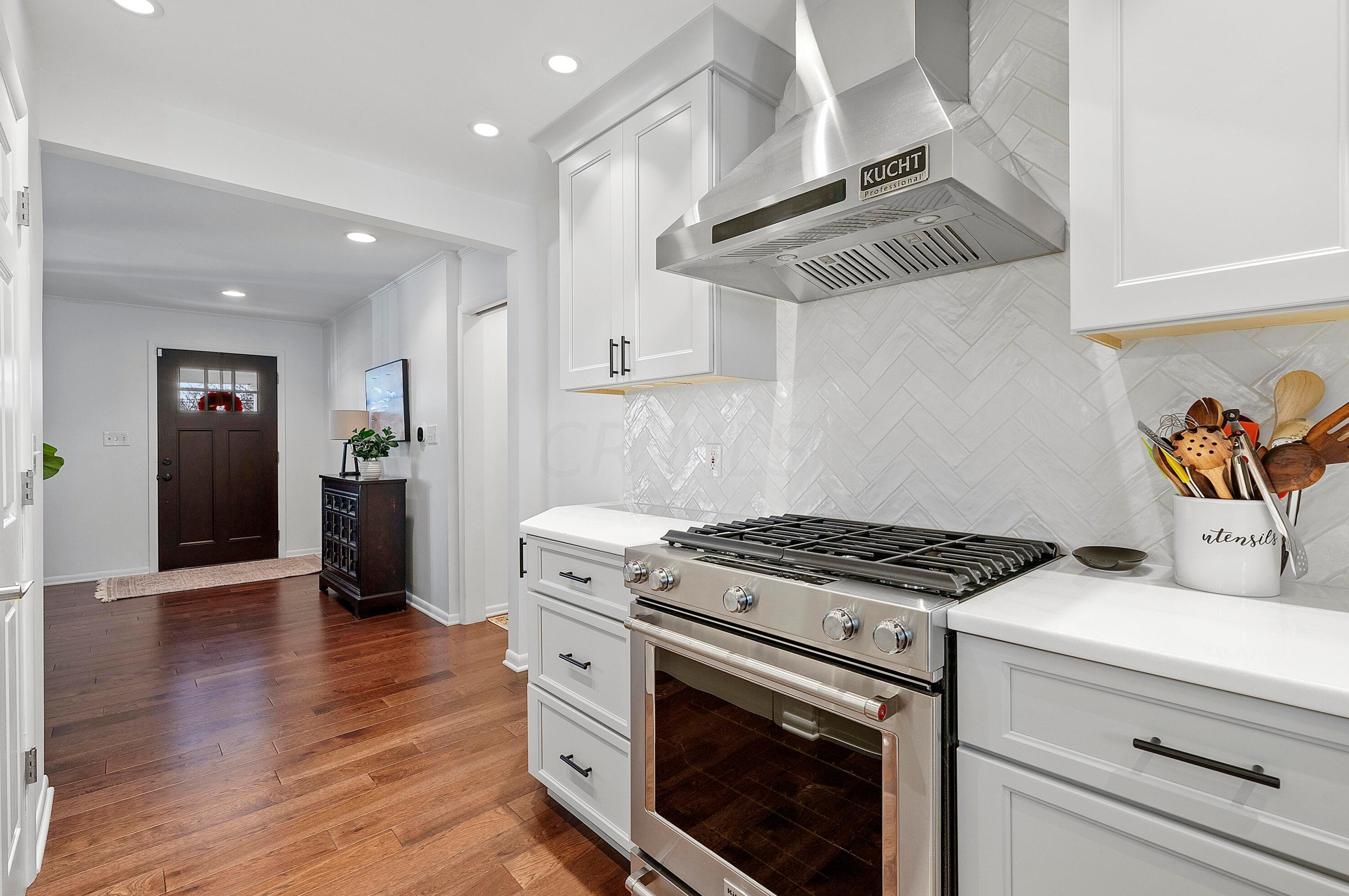 1428 Trentwood Rd, Columbus OH  43221-2230 exterior