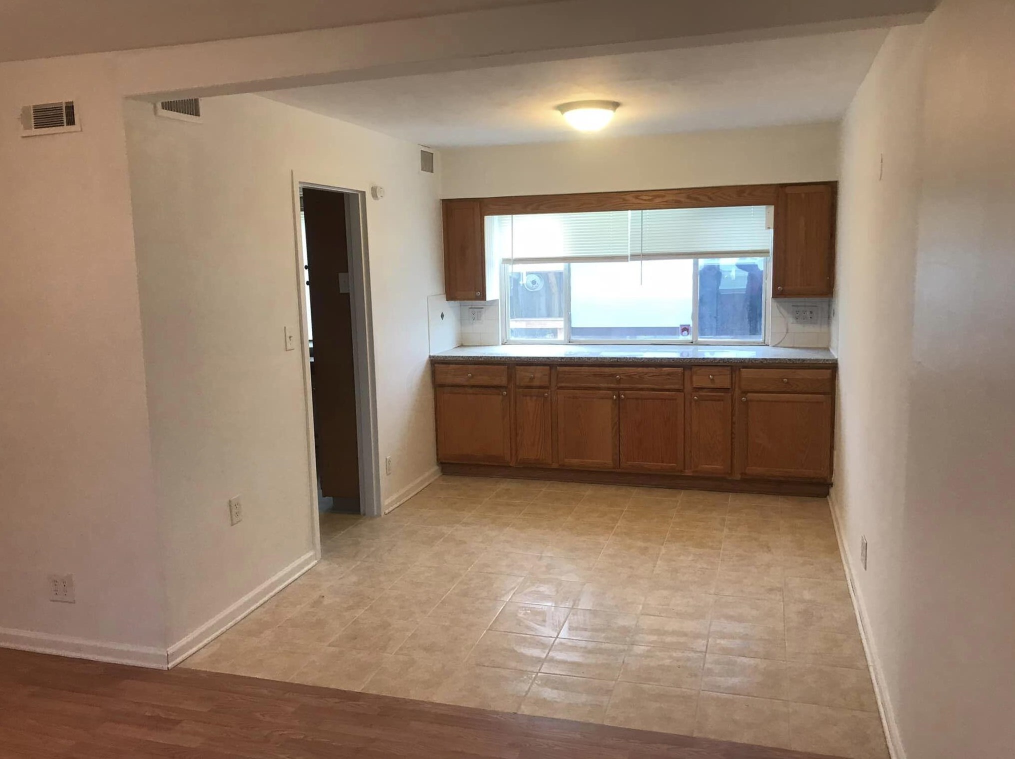 207 Buckeye Cir, Columbus OH  43217-1072 exterior