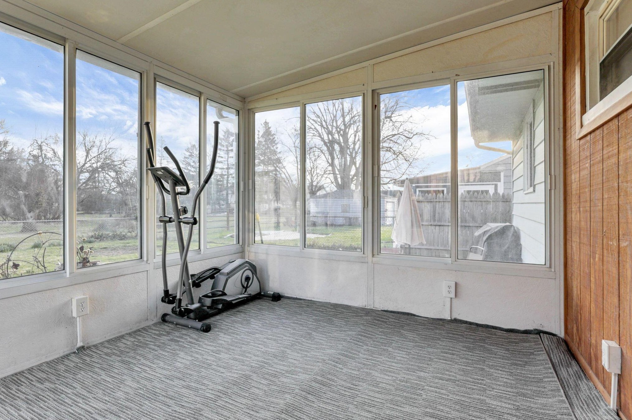 3744 Doney St, Columbus OH  43213-1717 exterior